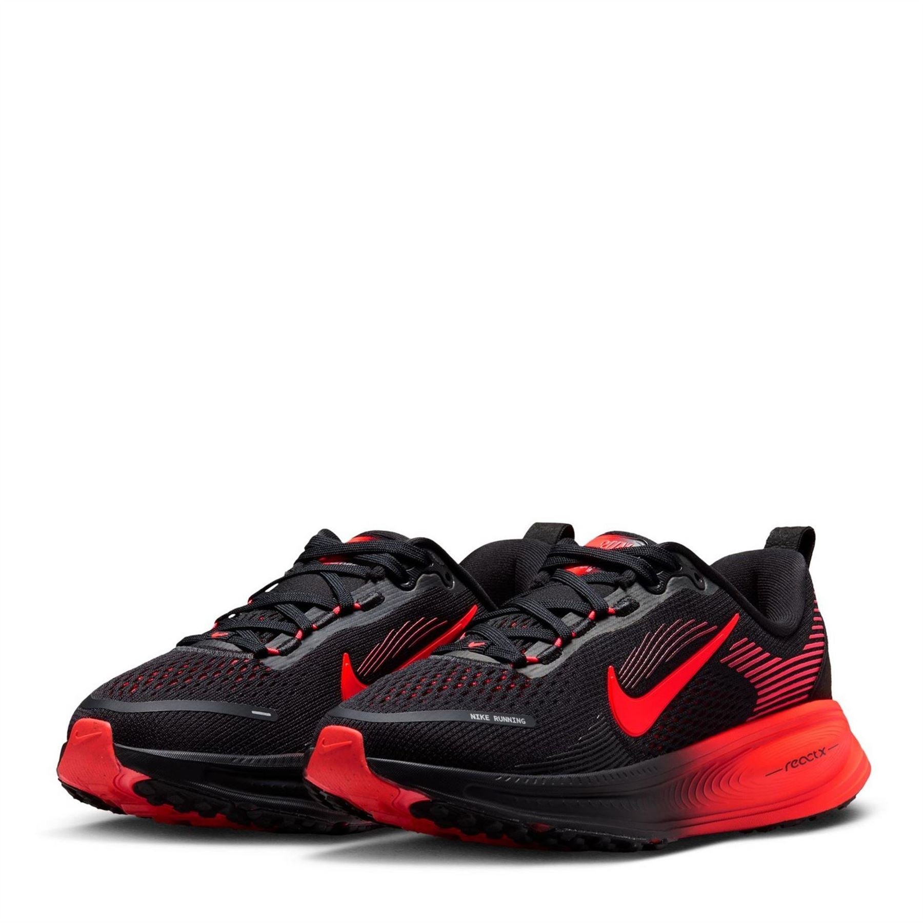 Nike Vomero 18 Low Top Lace-Up Sneakers