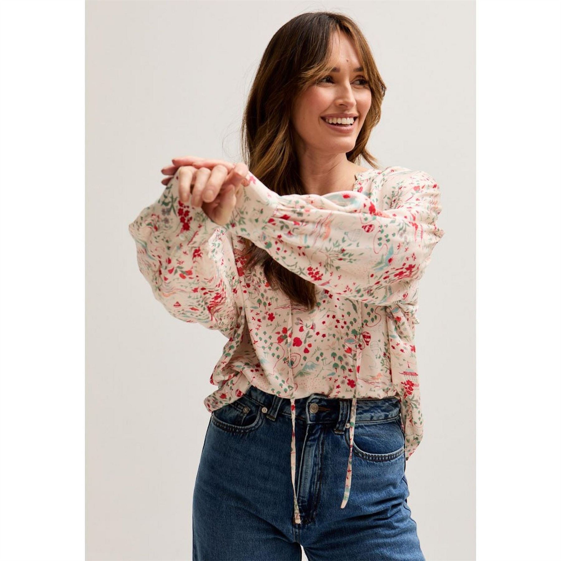 Lily and Lionel Billowy Sleeves Wishing Well Print Blouse In Multi