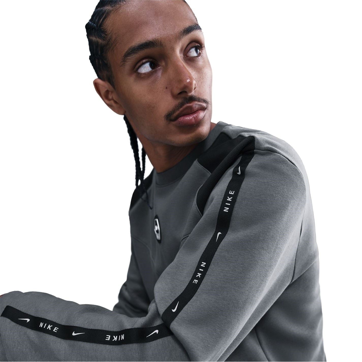 Nike Crew Neck Ribbed Collar Long Sleeve Raglan Sweatshirt