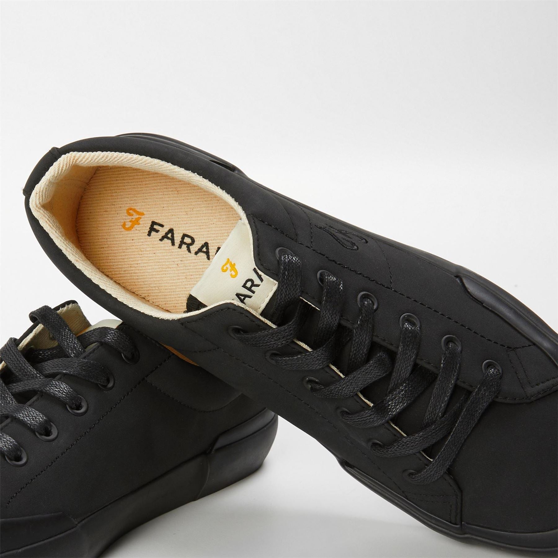 Farah Dals Low Top Lettering Flat Heel Shoes