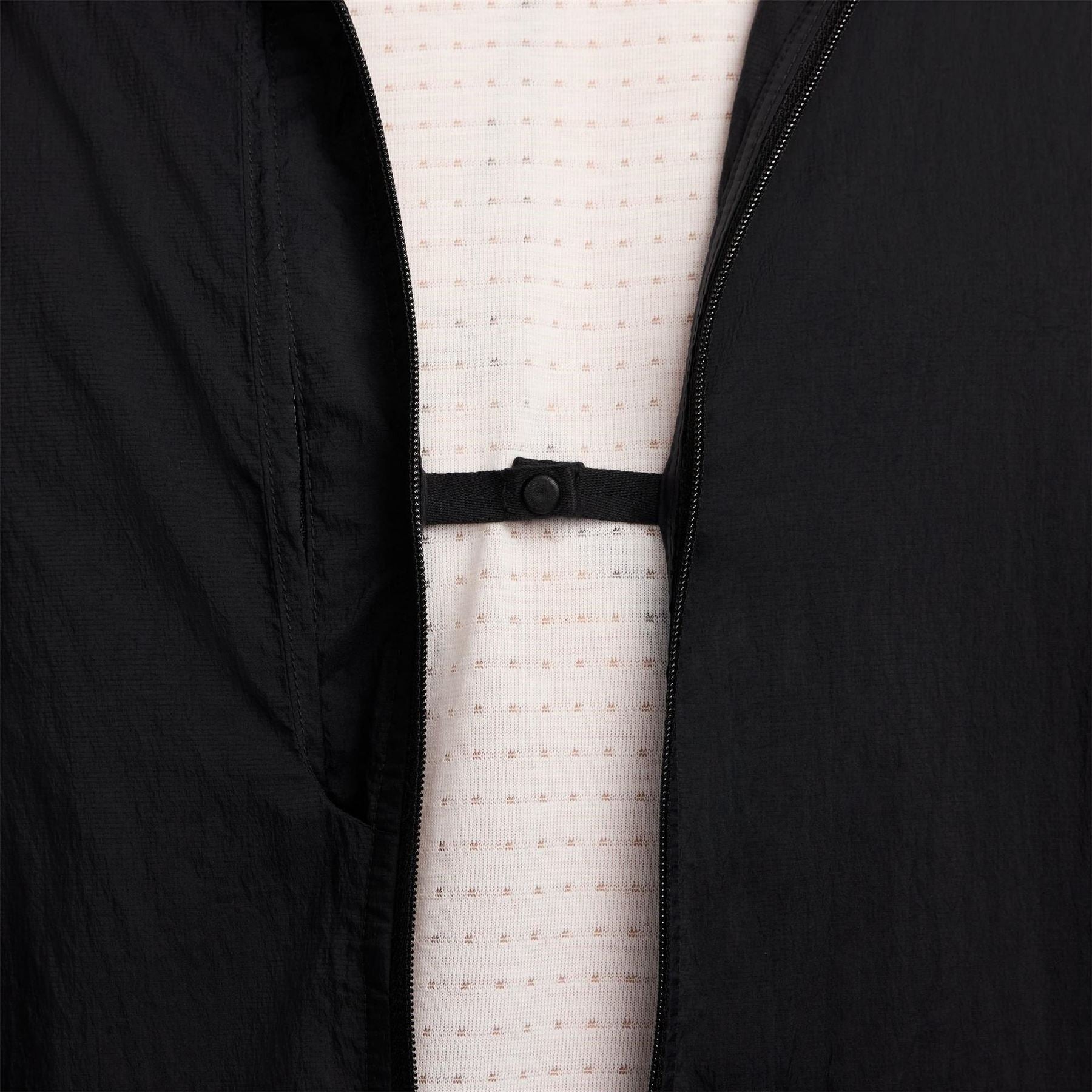 Nike Trail Solid Patterned Hooded Running Jacket