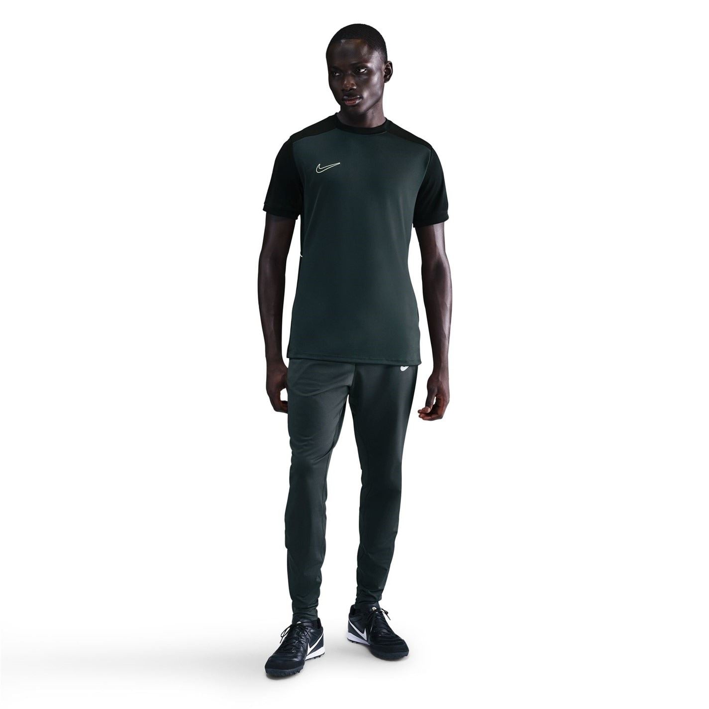 Nike Strike Winter Warrior Solid Patterned Slim Track Pants