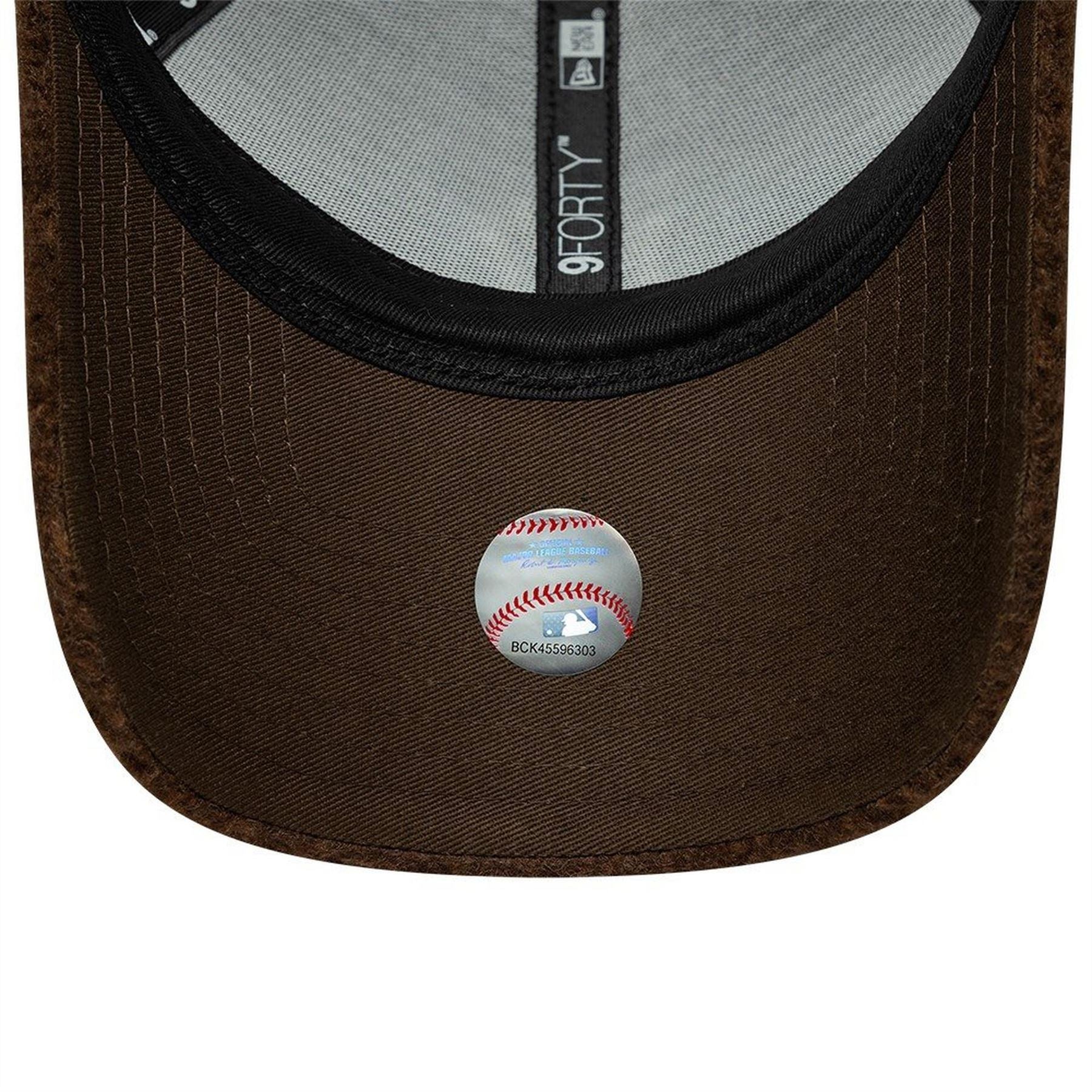 New Era Winter Borg Cap