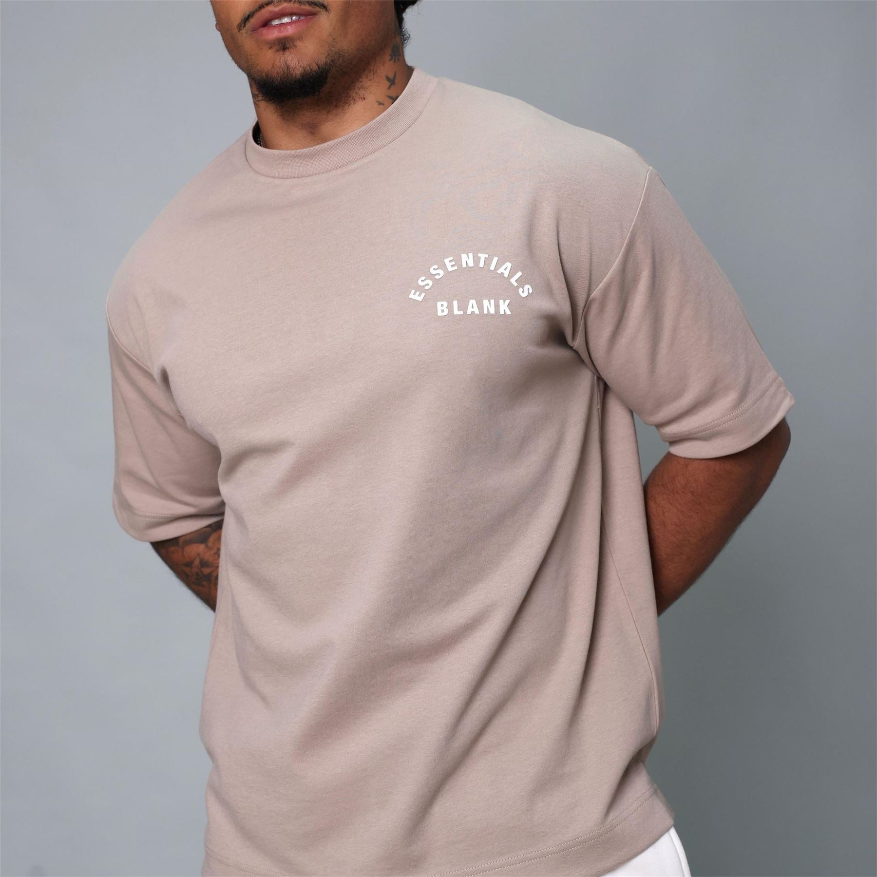 Blank Essentials Essentials Arch T-Shirt