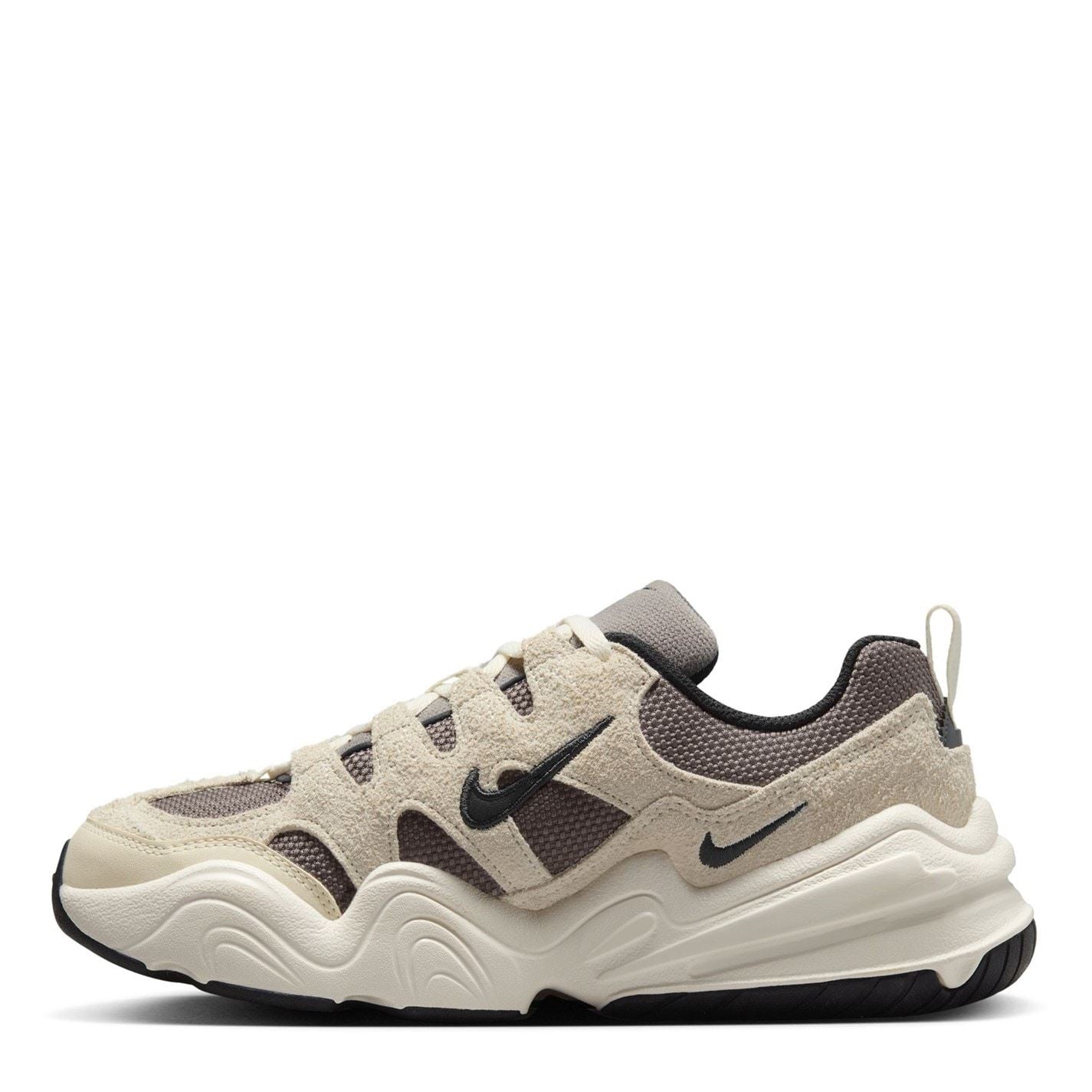 Nike Tech Hera Low Top Sneakers