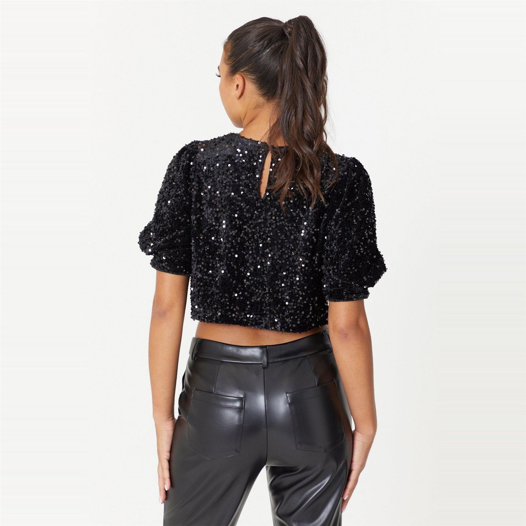 Be You Womens Sequin Crop Top