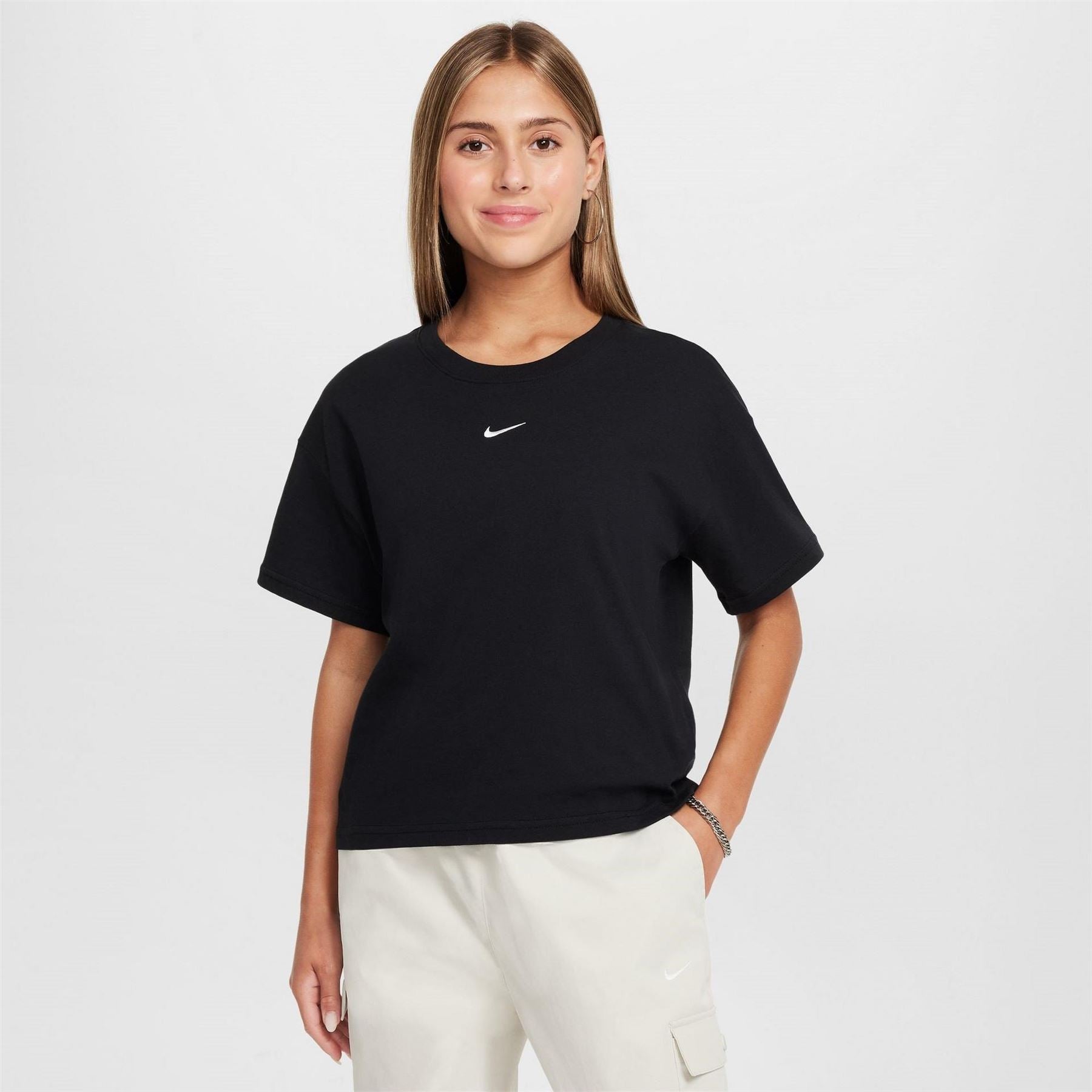 Nike Sportswear Big Kids (girls) T-Shirt