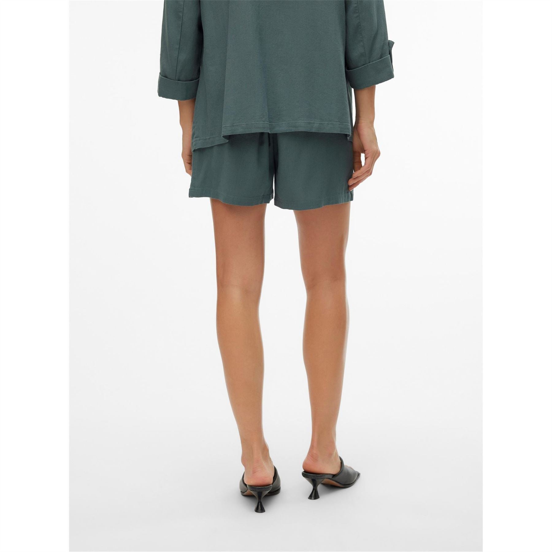 Vero Moda Jesmilo Bermuda Shorts with Elasticated Waistband