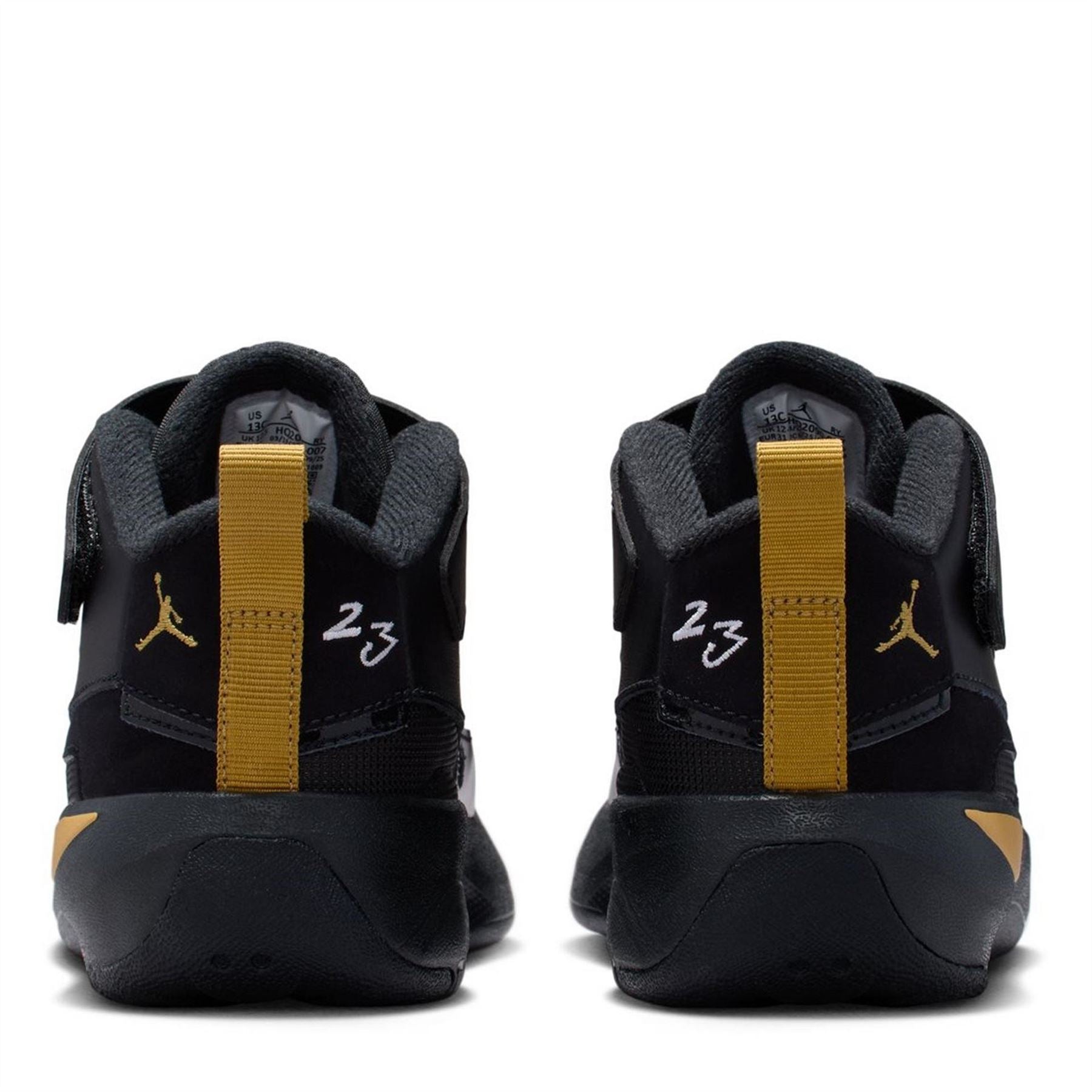 Air Jordan Max Aura Basketball Trainers