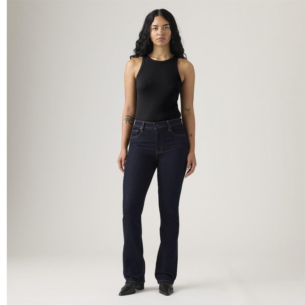 Levis 725 High Rise Bootcut Jeans