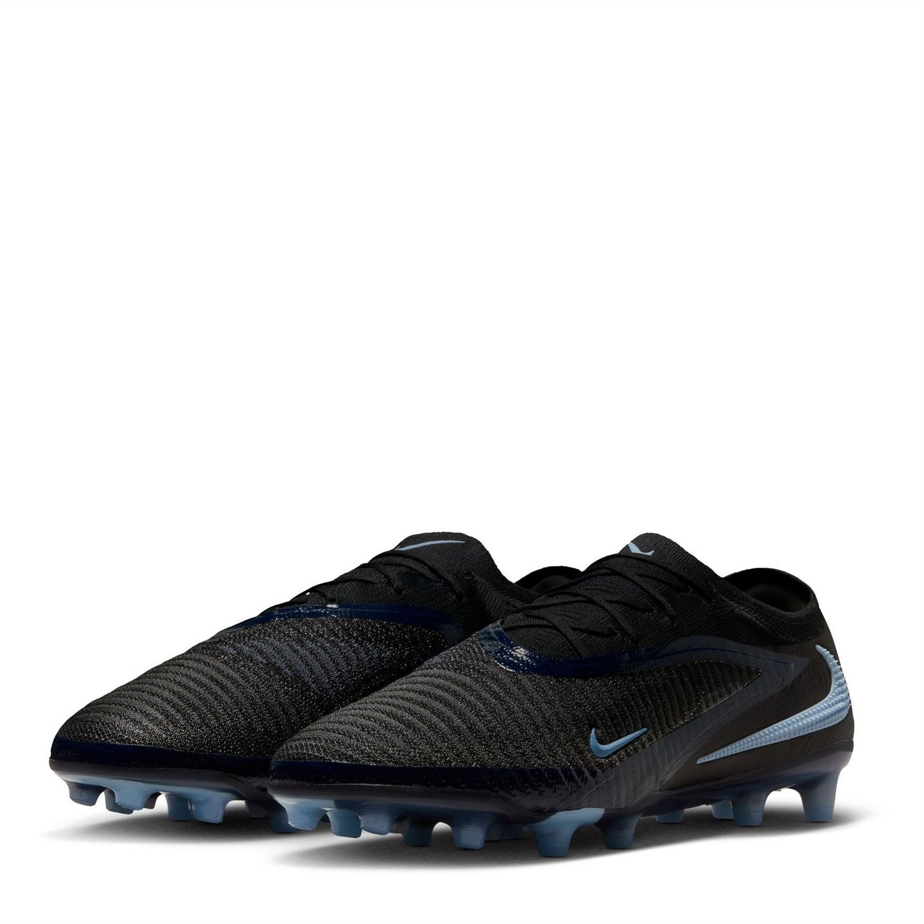 Nike Phantom 6 Textured Lace Up Low Top Sneakers