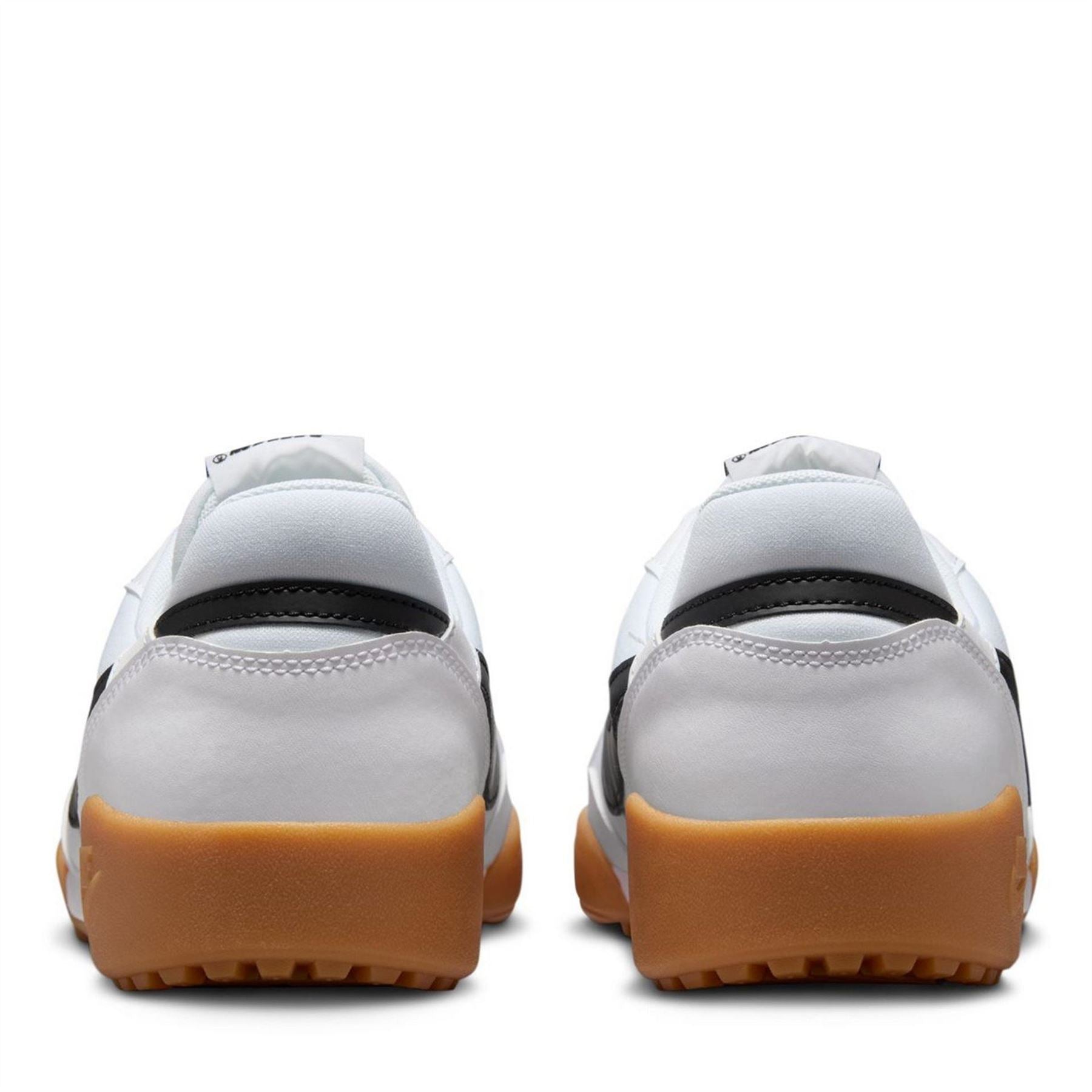Nike Terra Manta  Round Toe Low Top Sneakers