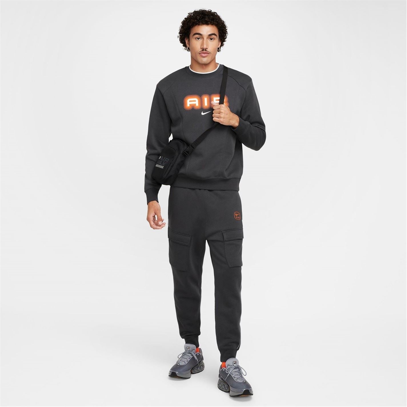 Nike Crew Neck Relaxed Fit Long Sleeve Sweatshirt