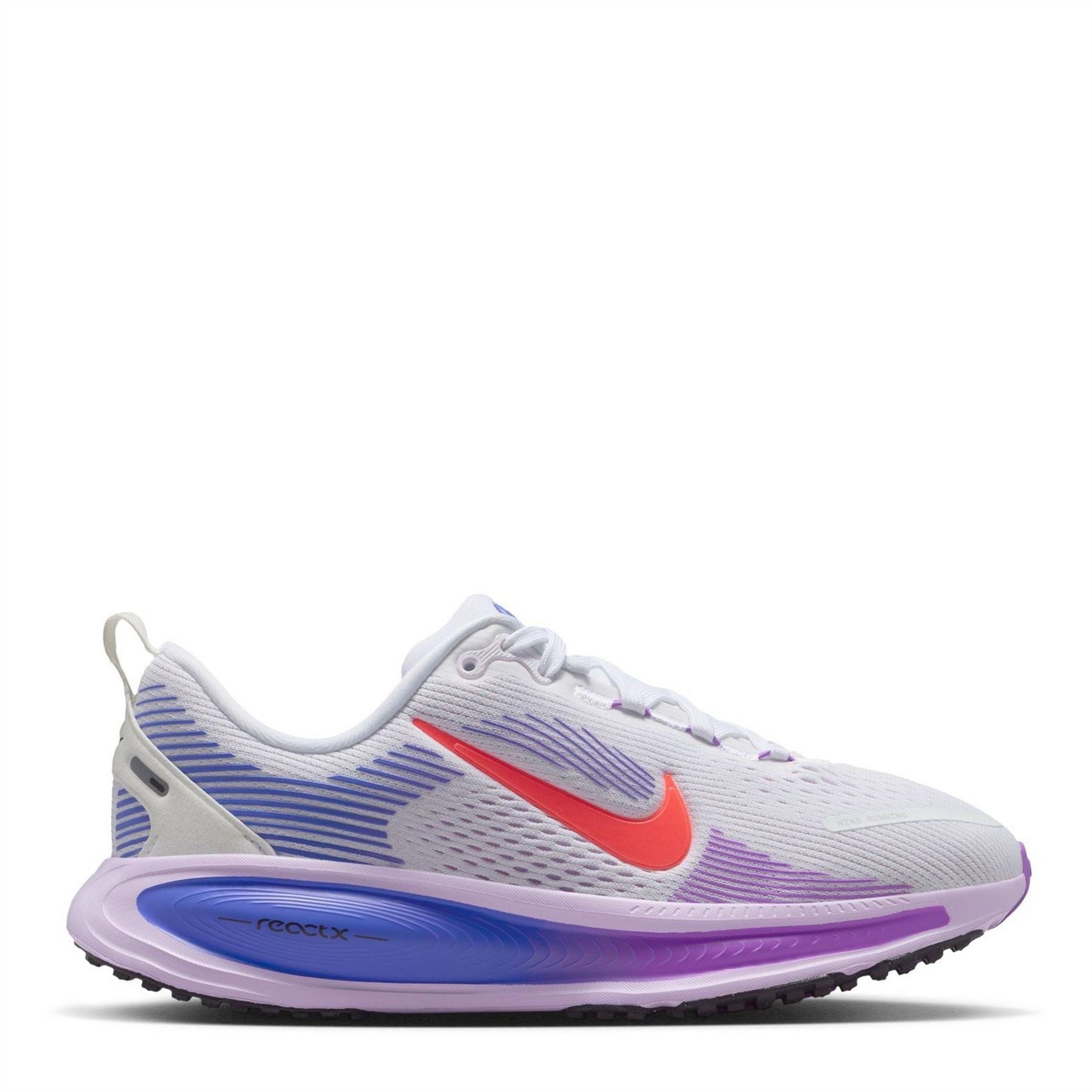 Nike Vomero 18 Low Top Lace-Up Sneakers