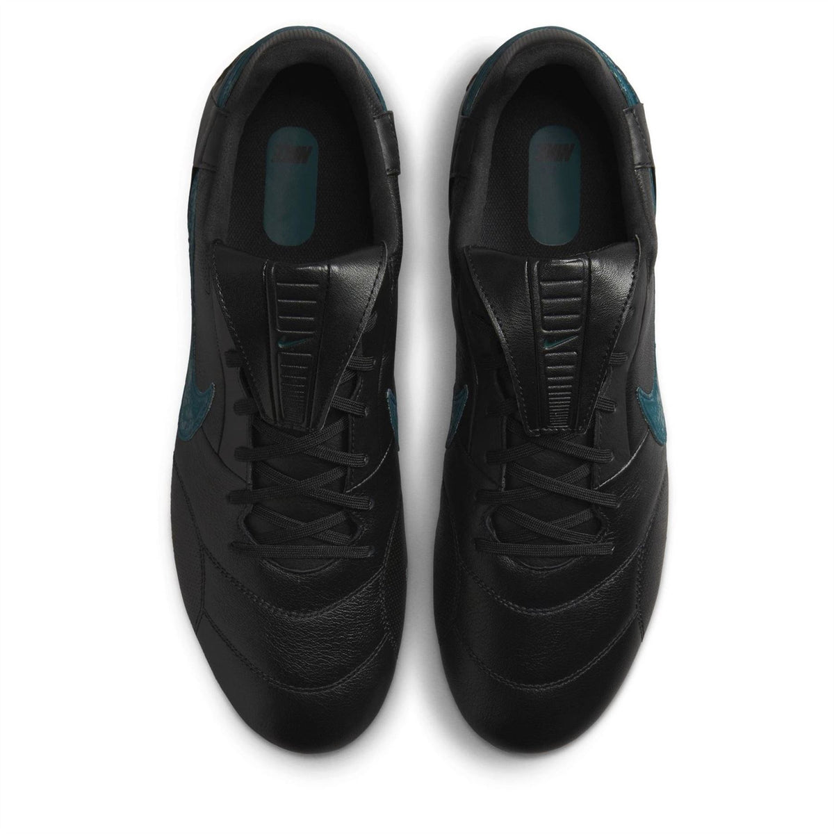 Nike 3 Academy Firm Ground Football Boots