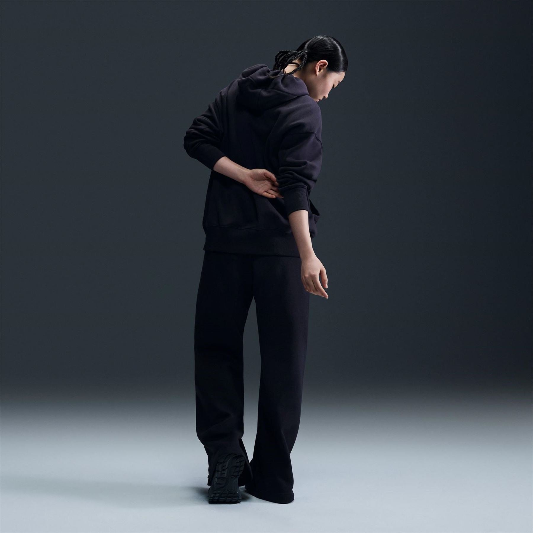 Nike Phoenix Fleece Oversize Fit Drop Shoulder Long Sleeve Hooded Neck Sweatshirt