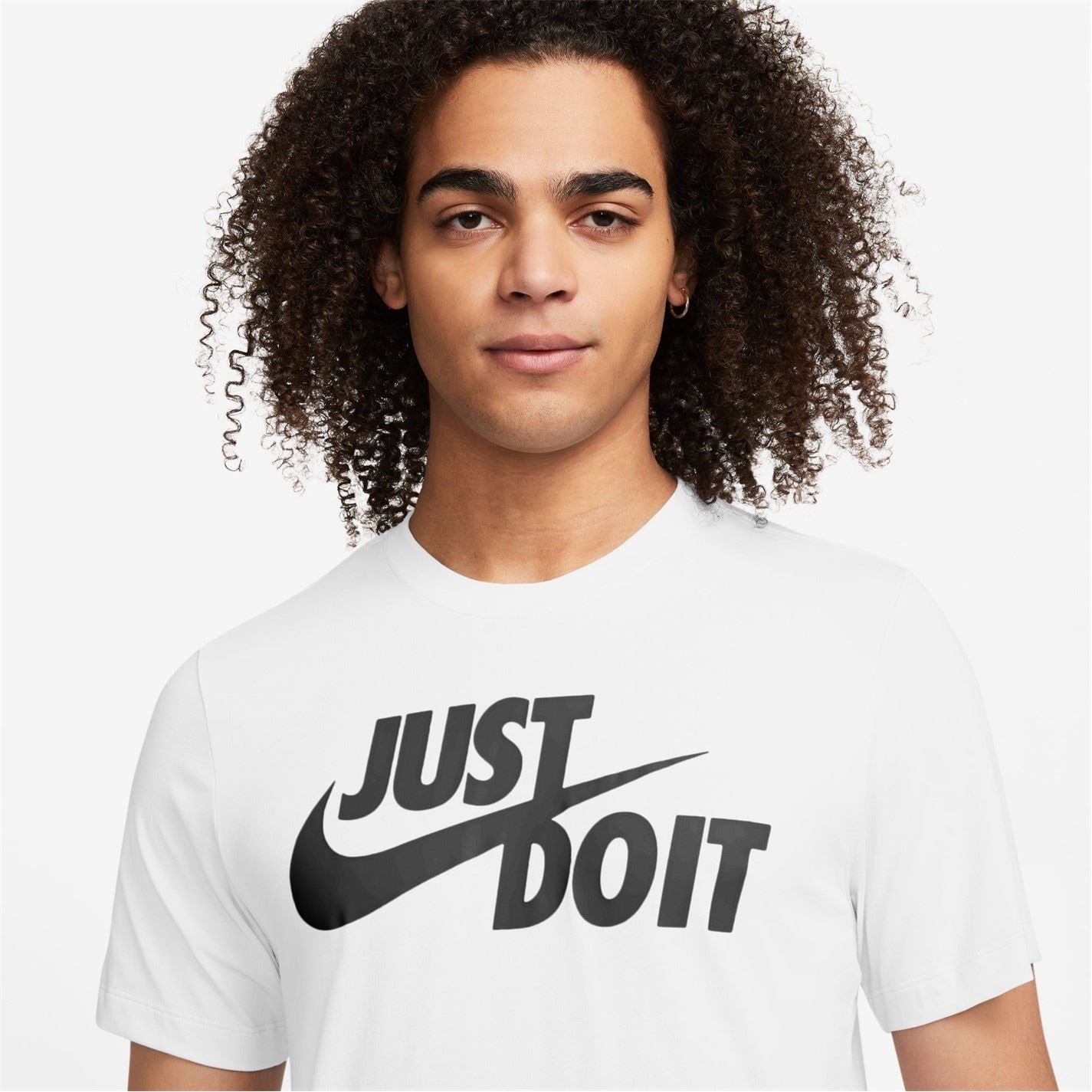 Nike Regular Fit Crew Neck Swoosh T-Shirt