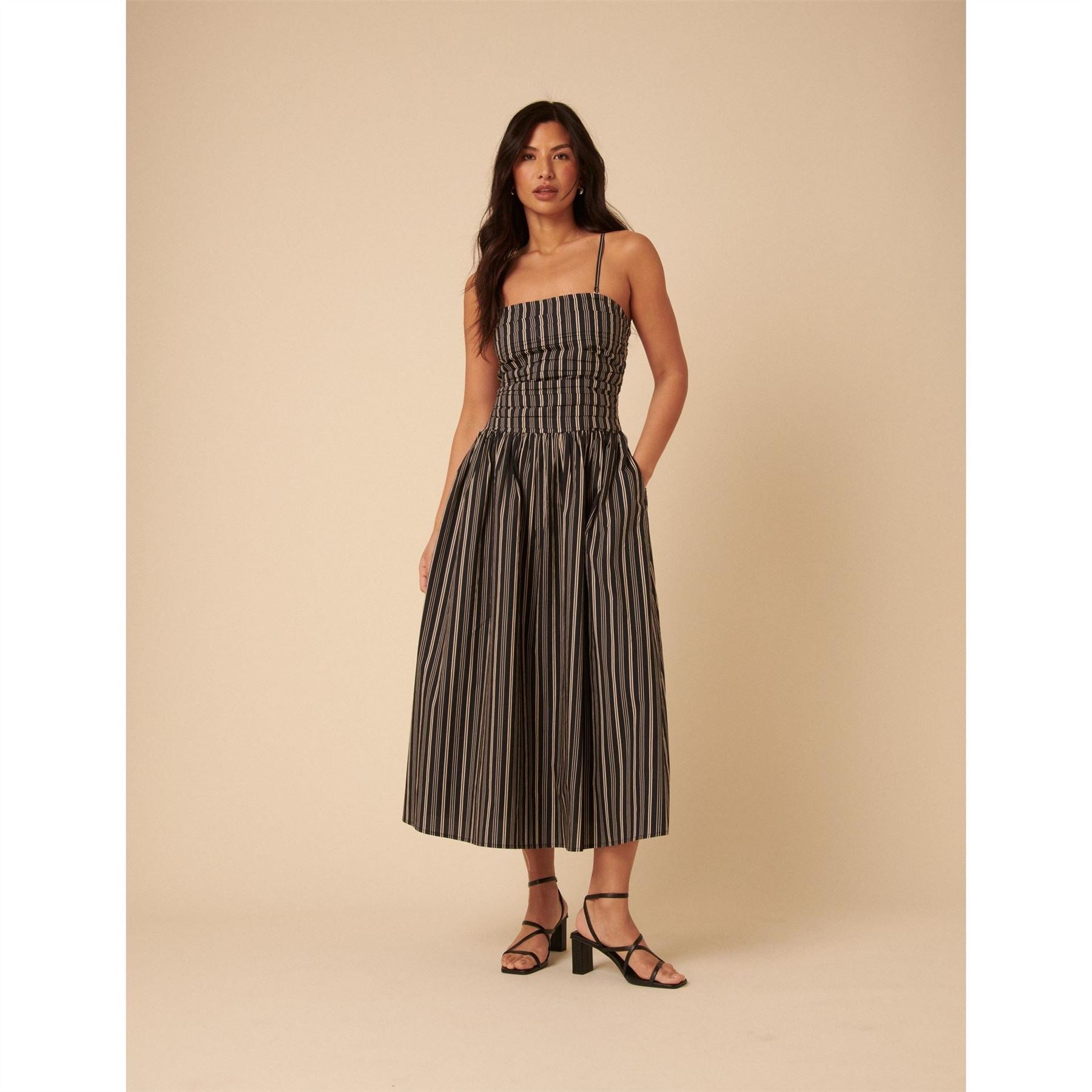 Nobodys Child Felicity Spaghetti Strap Sleeveless Midi Dress