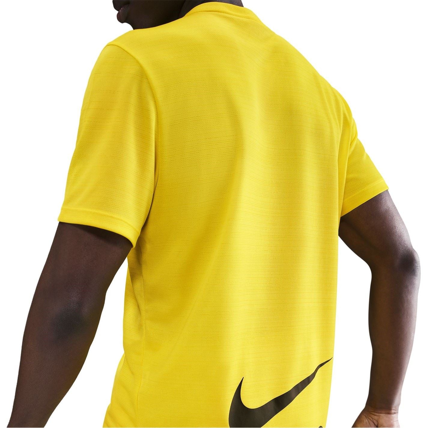 Nike Air Run Athletic Regular Fit T-Shirt