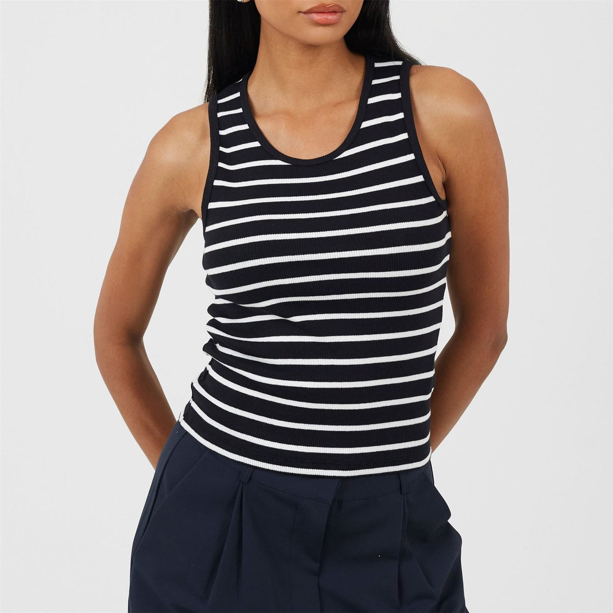 Brave Soul Scoop Neck Slim Fit Box Tank