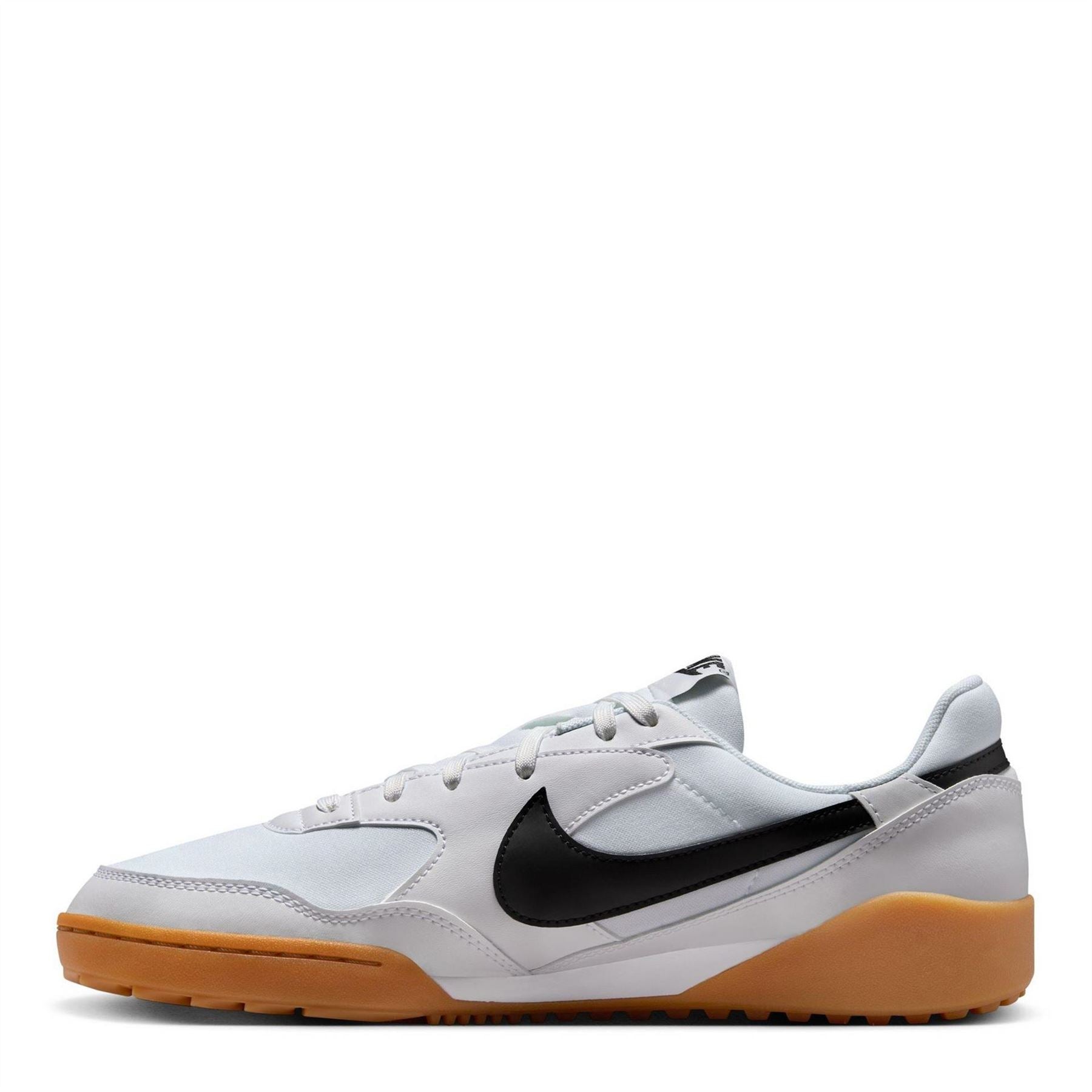 Nike Terra Manta  Round Toe Low Top Sneakers