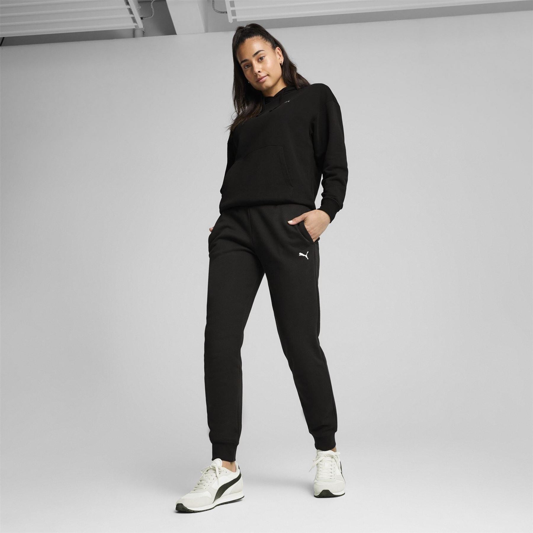 Puma Essential Regular Fit Sweatpants Joggers