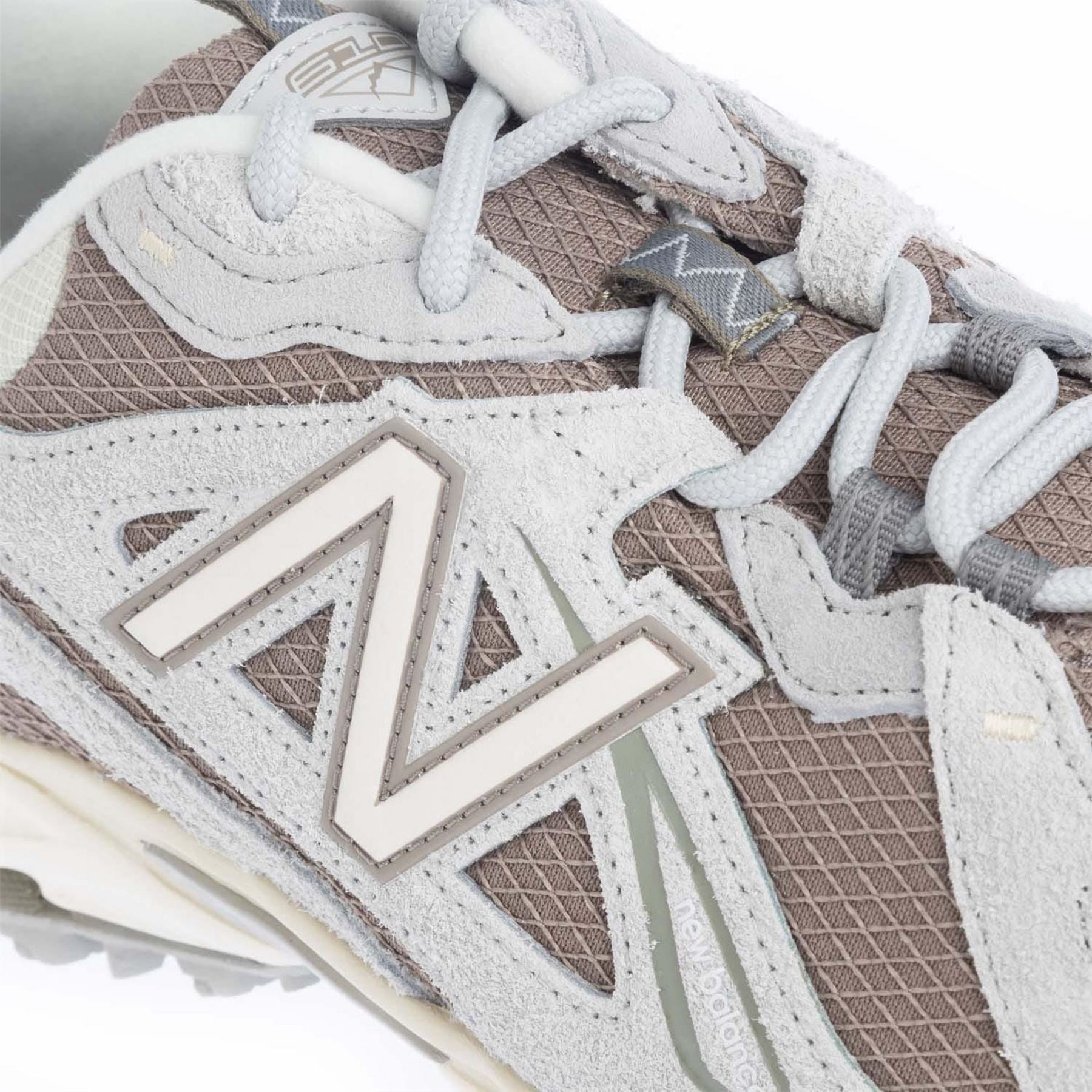 New Balance V1 Trainers