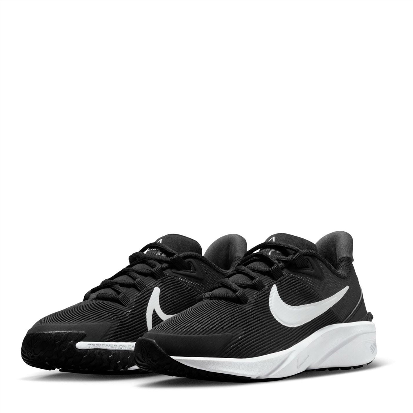 Nike Star Runner 4 NN Low Top Running Sneakers