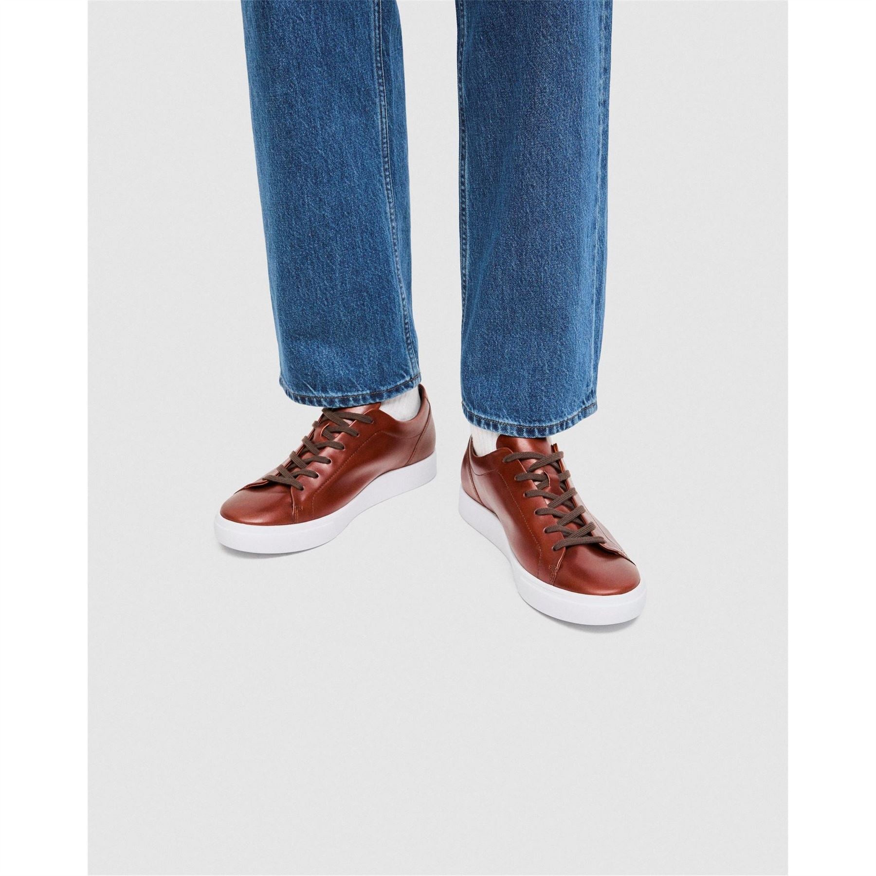 Ecco Court Trainers