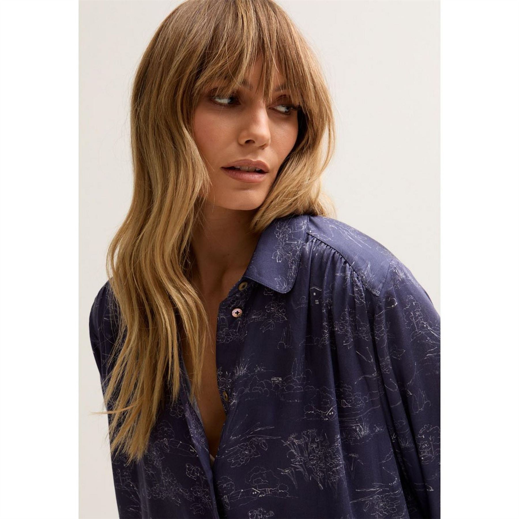 Lily and Lionel Peter Pan Collar Tonal Foulard PrinT-Shirt In Blue