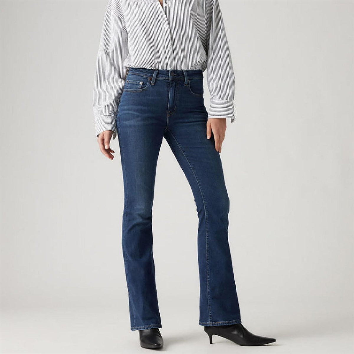 Levis 725 High Rise Bootcut Jeans