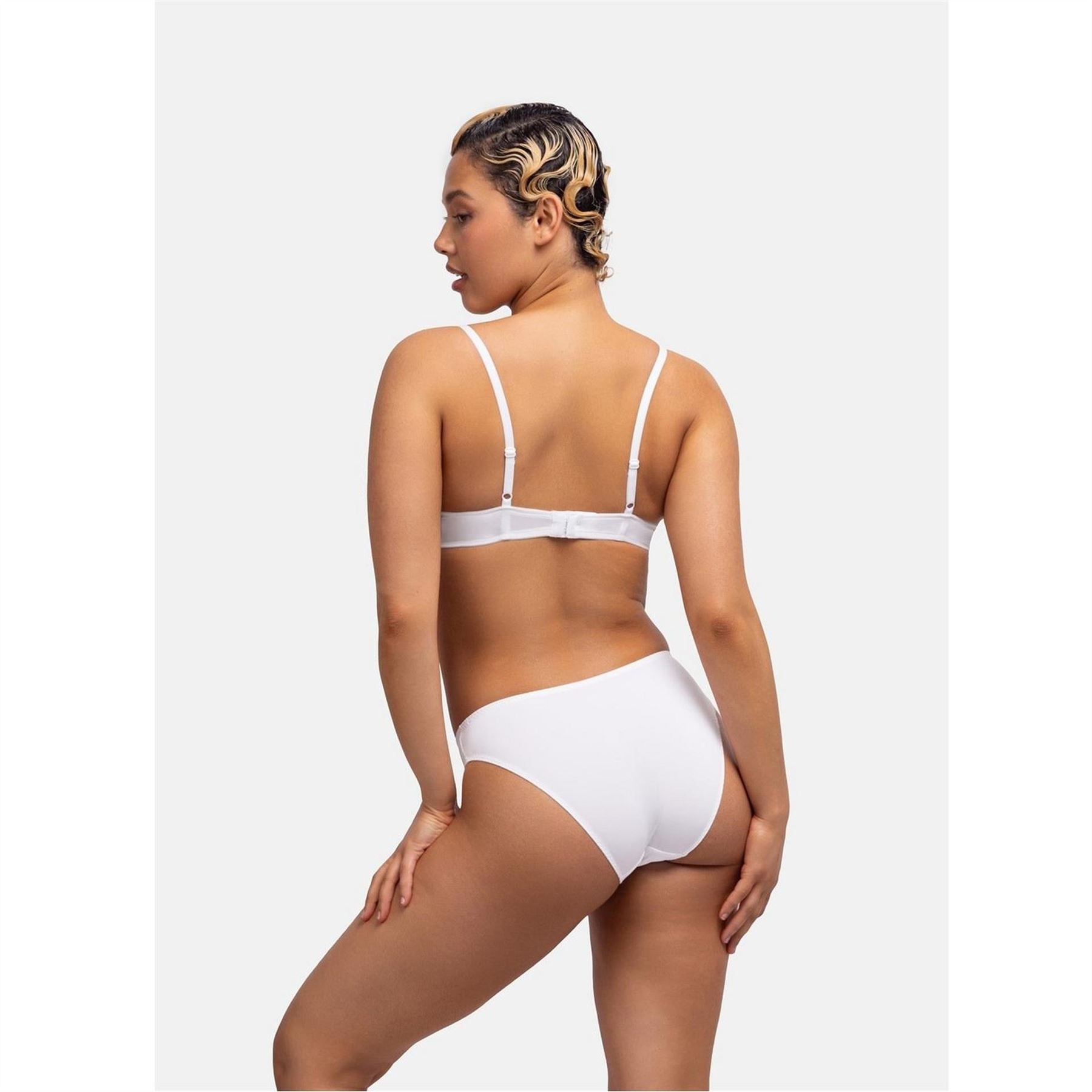 Dorina Bra