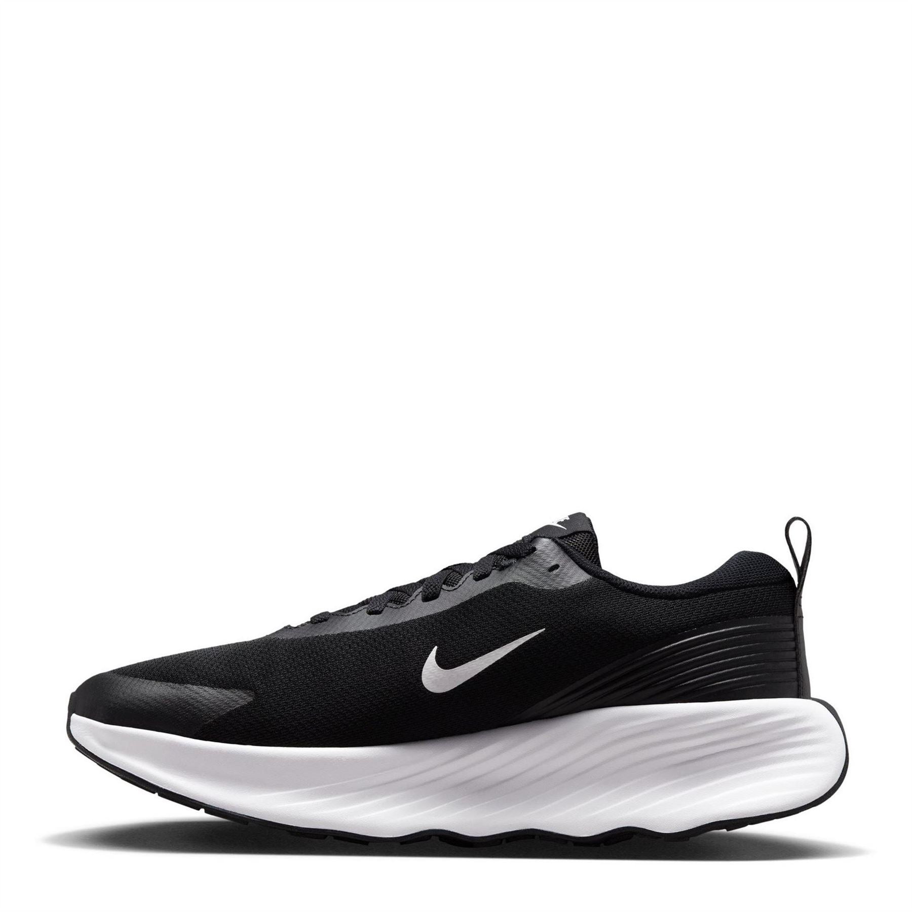 Nike Legend Essential 4 Low Top Trainers