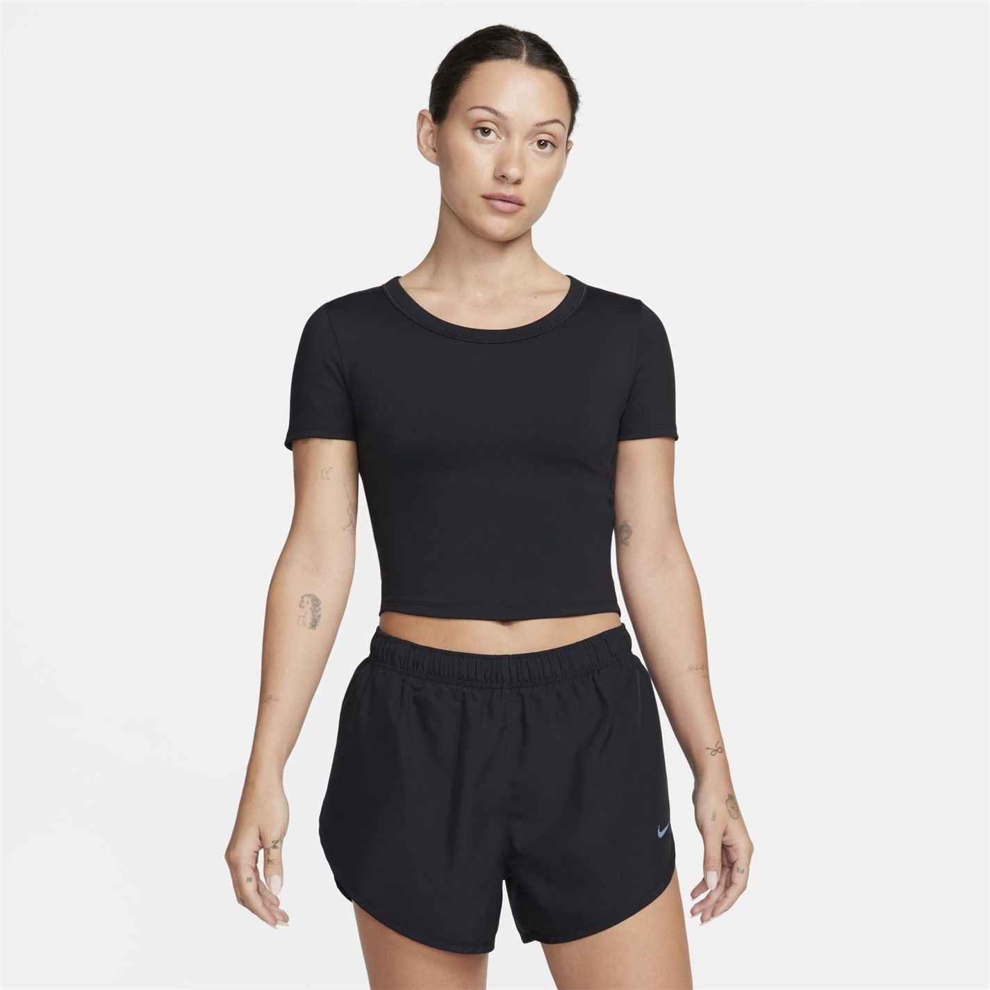 Nike Cropped Crew Neck Slim Fit T-Shirt