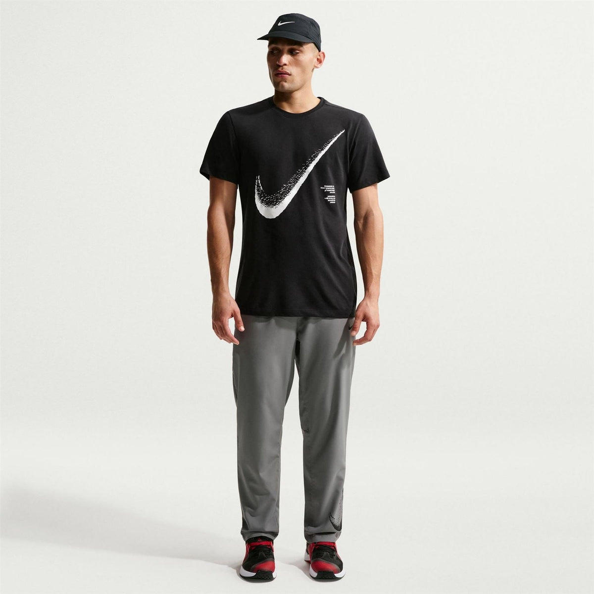 Nike Bold Logo Graphic Crew Neck Short Sleeve T-Shirt
