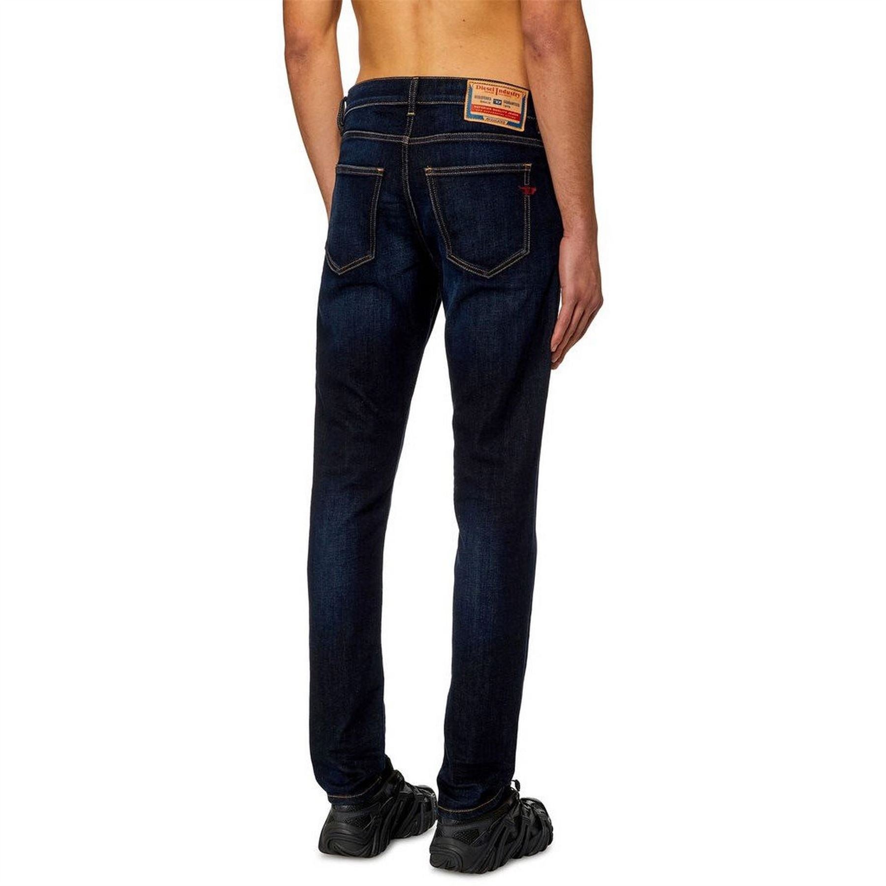 Diesel 2019 D Strukt