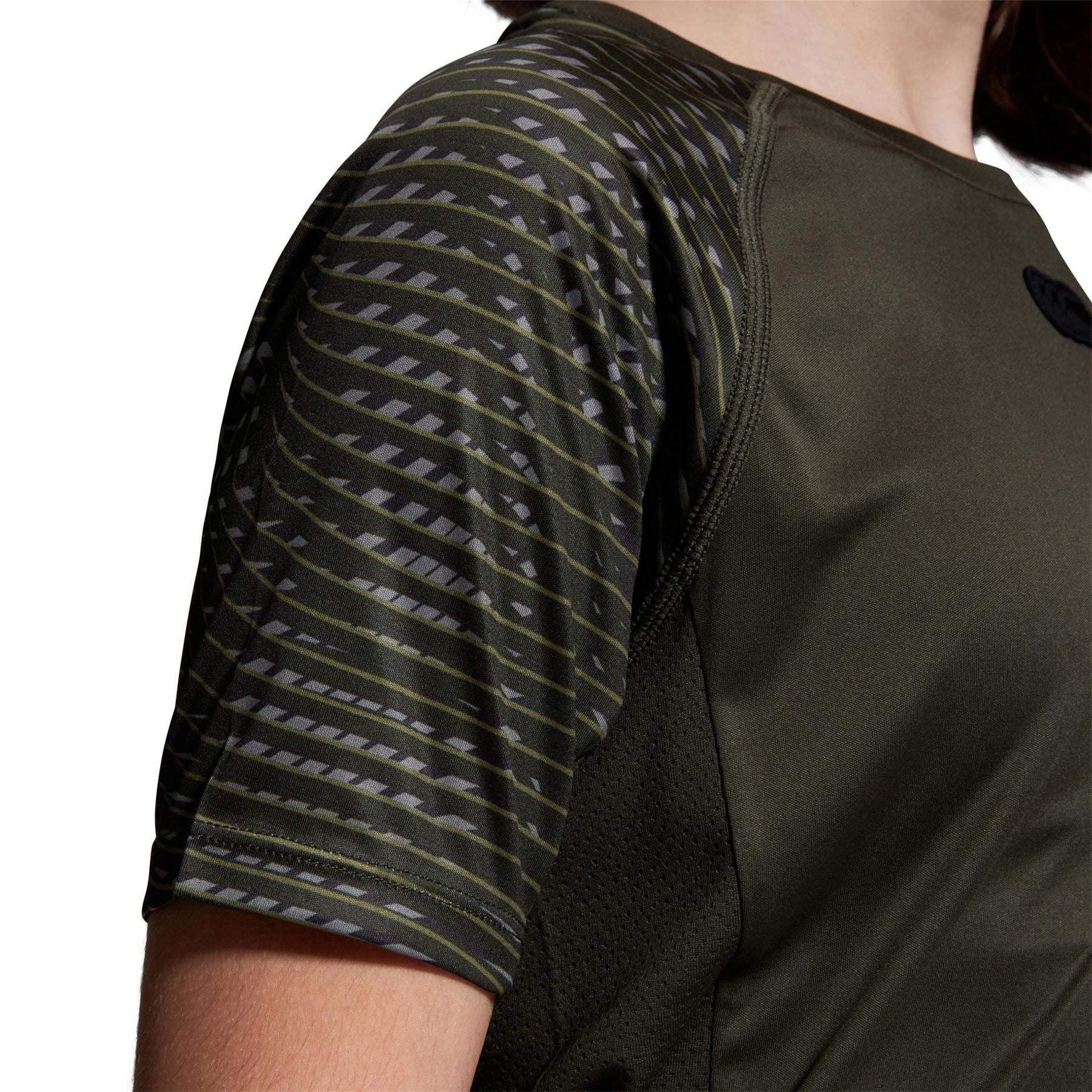 Canterbury Superlight Hip Length Crew Neck Relaxed Fit T-Shirt