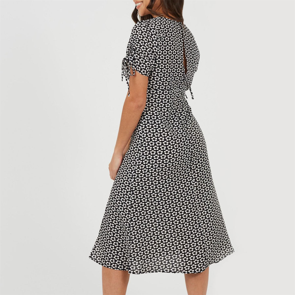 Brave Soul V-Neck Short Sleeve Midi A-Line Dress