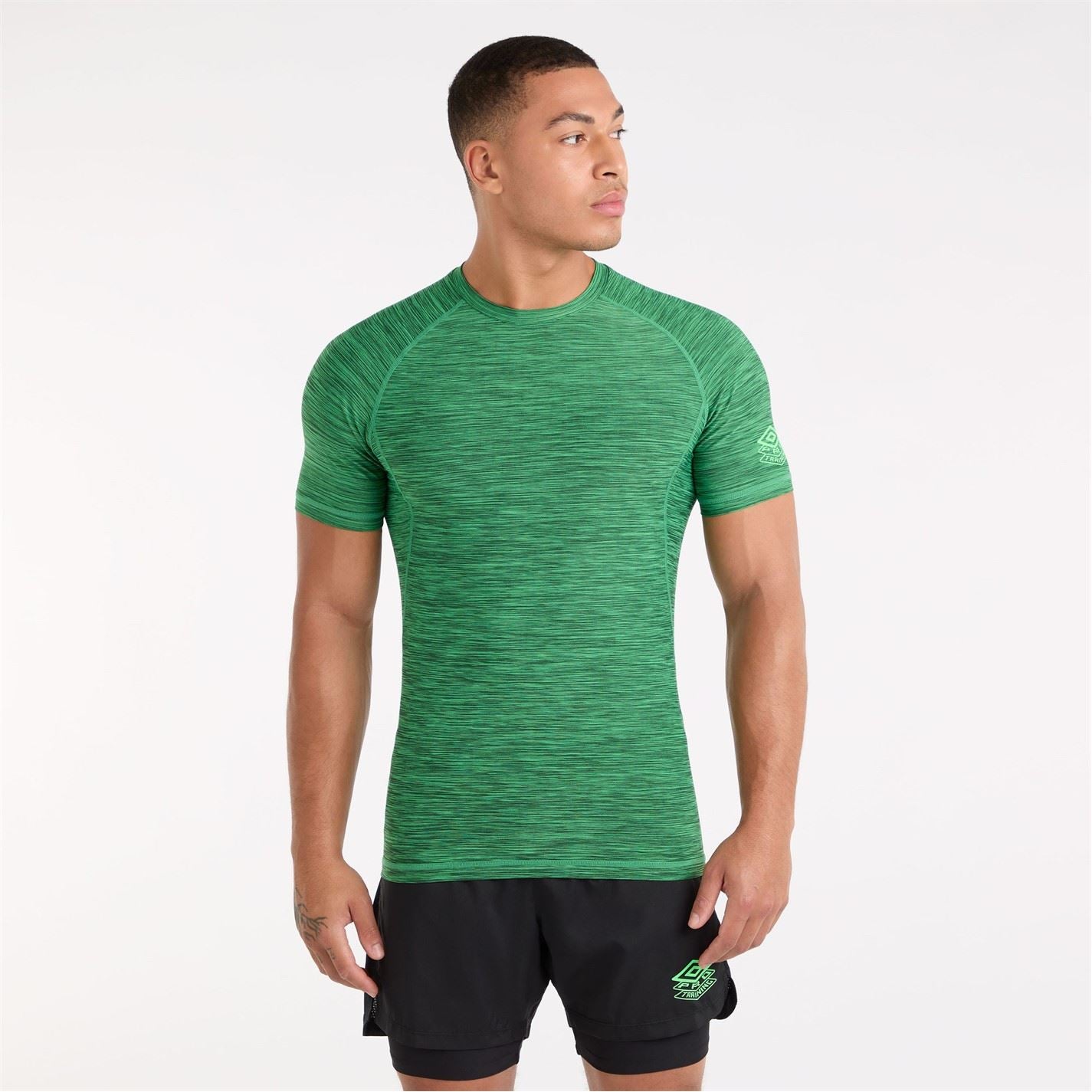 Umbro Pro Training Elite Slim Fit Raglan Sleeve Crew Neck Athletic Top