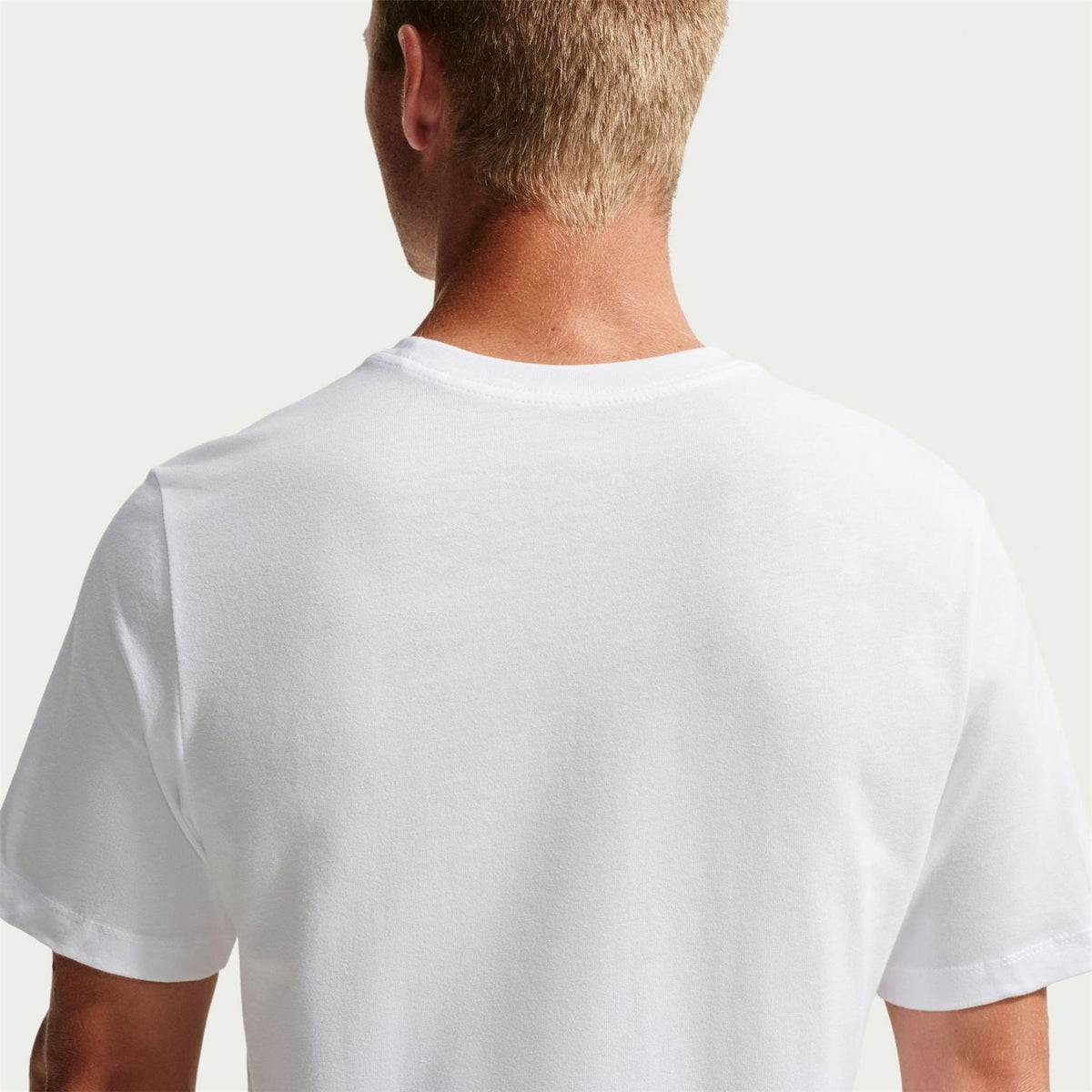 Nike Mens Sportswear Club T-Shirt