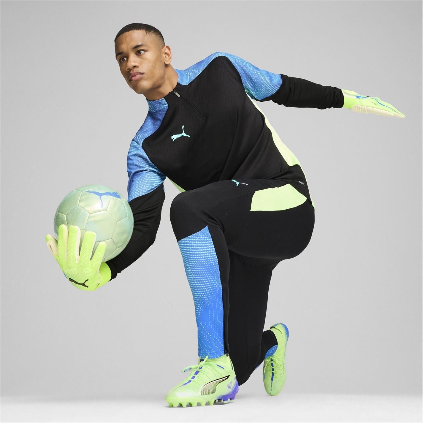 Puma Final Zip Neck Regular Fit Sweatshirt