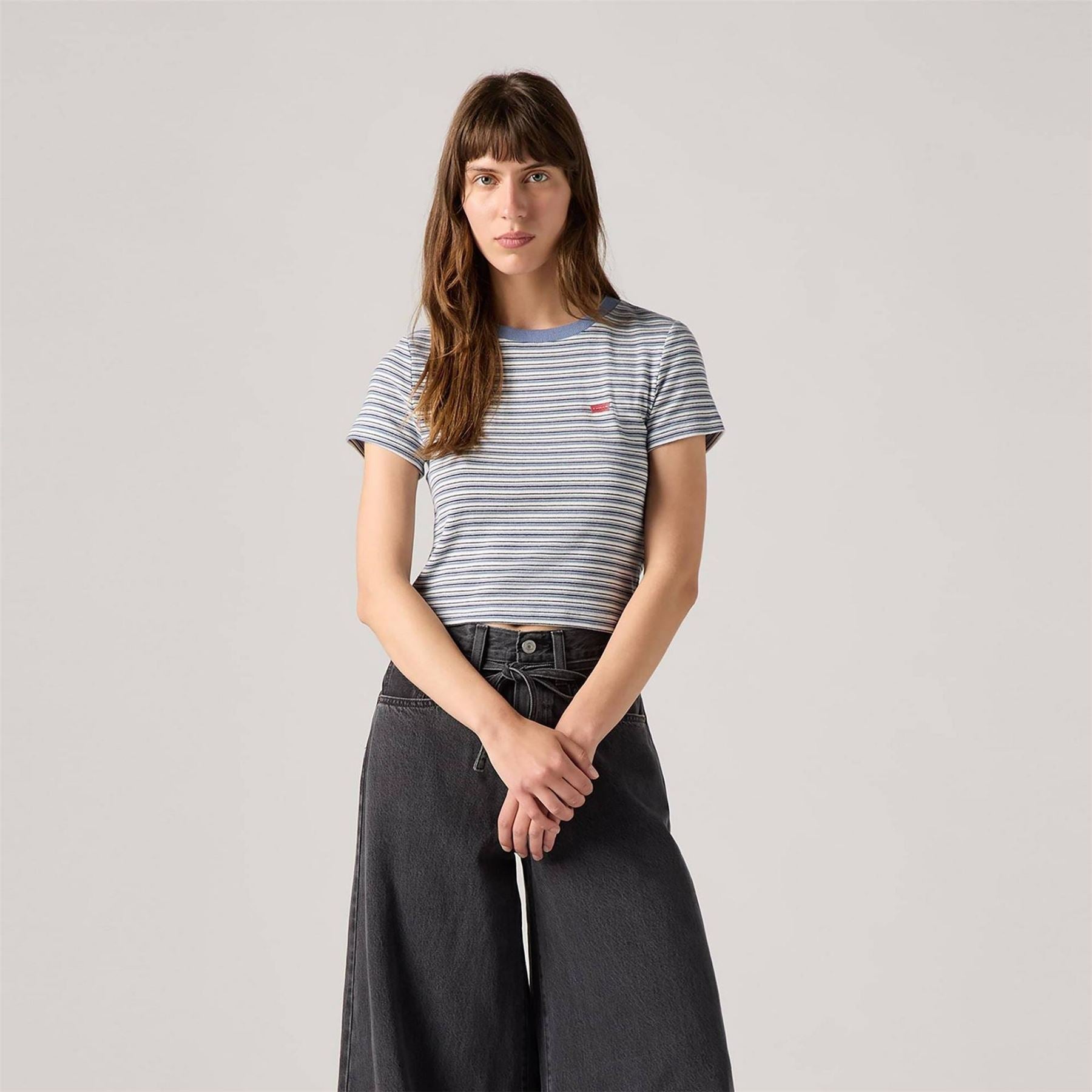 Levis Essential Sporty Cropped Slim Fit Crew Neck T-Shirt