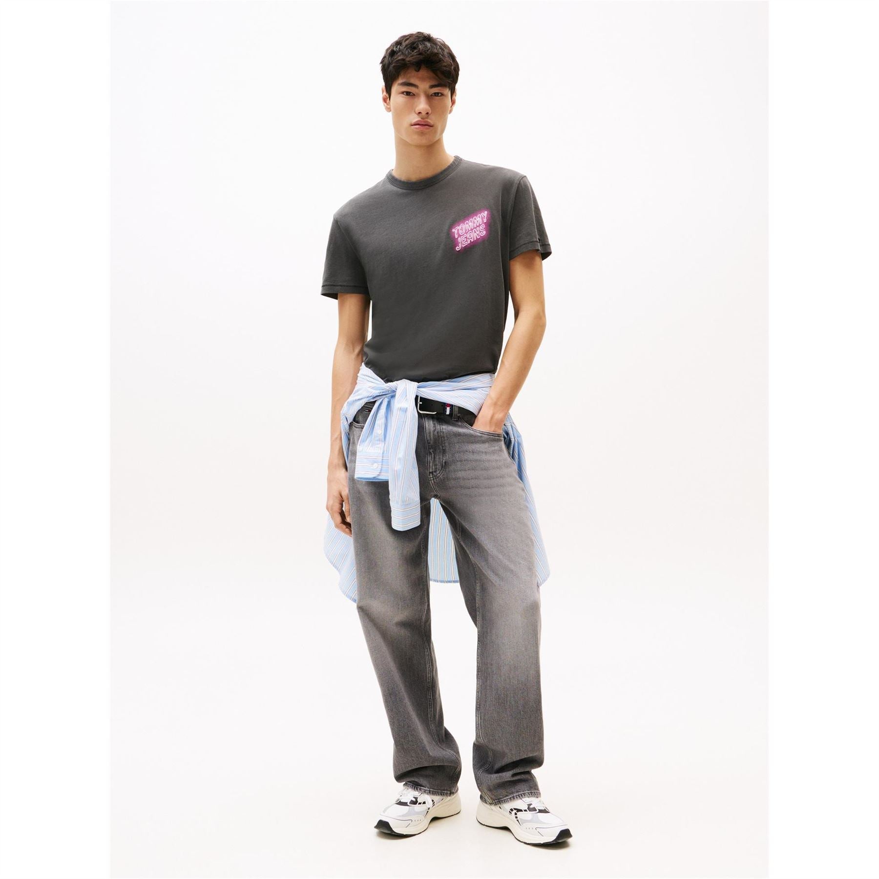 Tommy Jeans Regular Fit Graphic Crew Neck T-Shirt