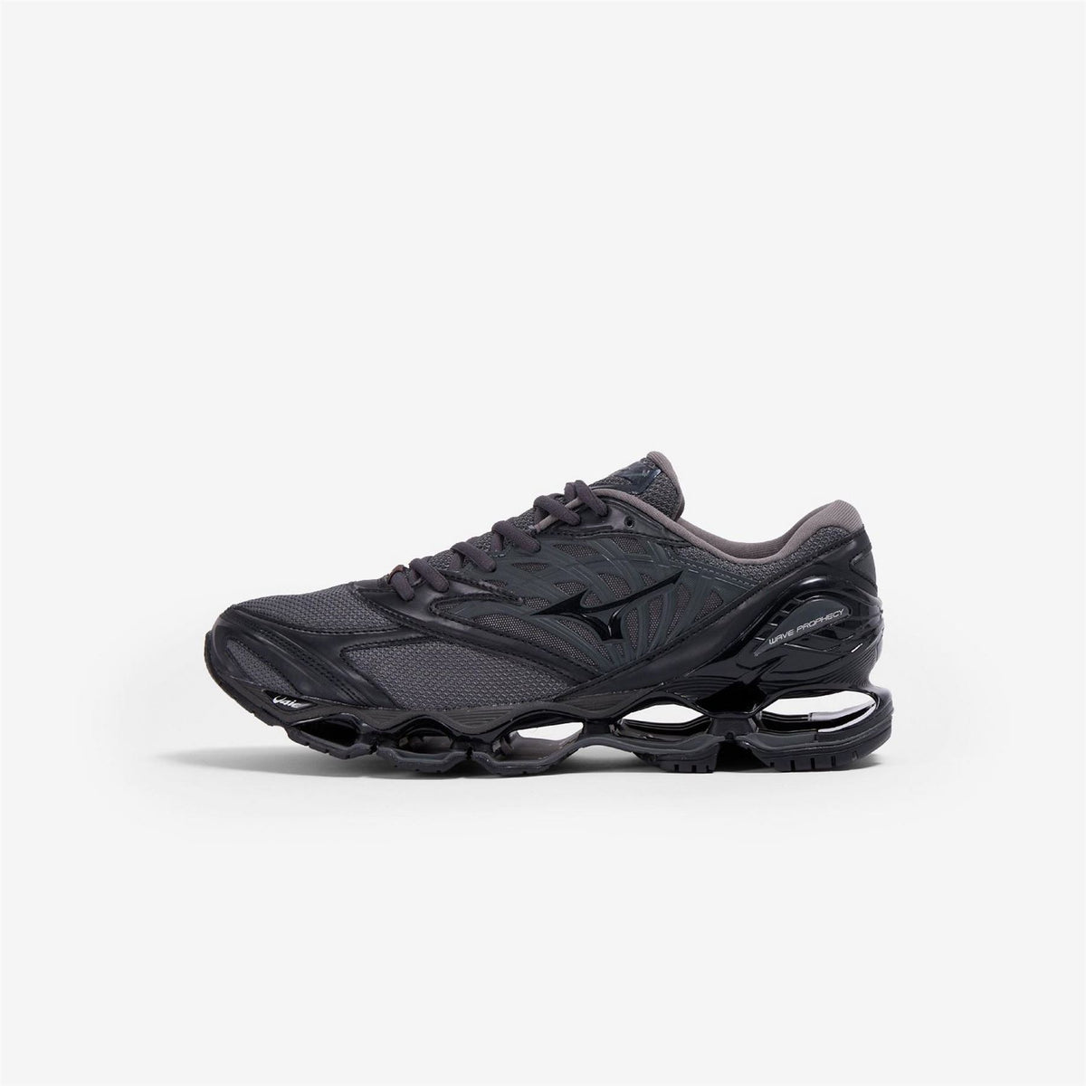 Mizuno Wave Prophecy Lace-Up Low Top Sneakers