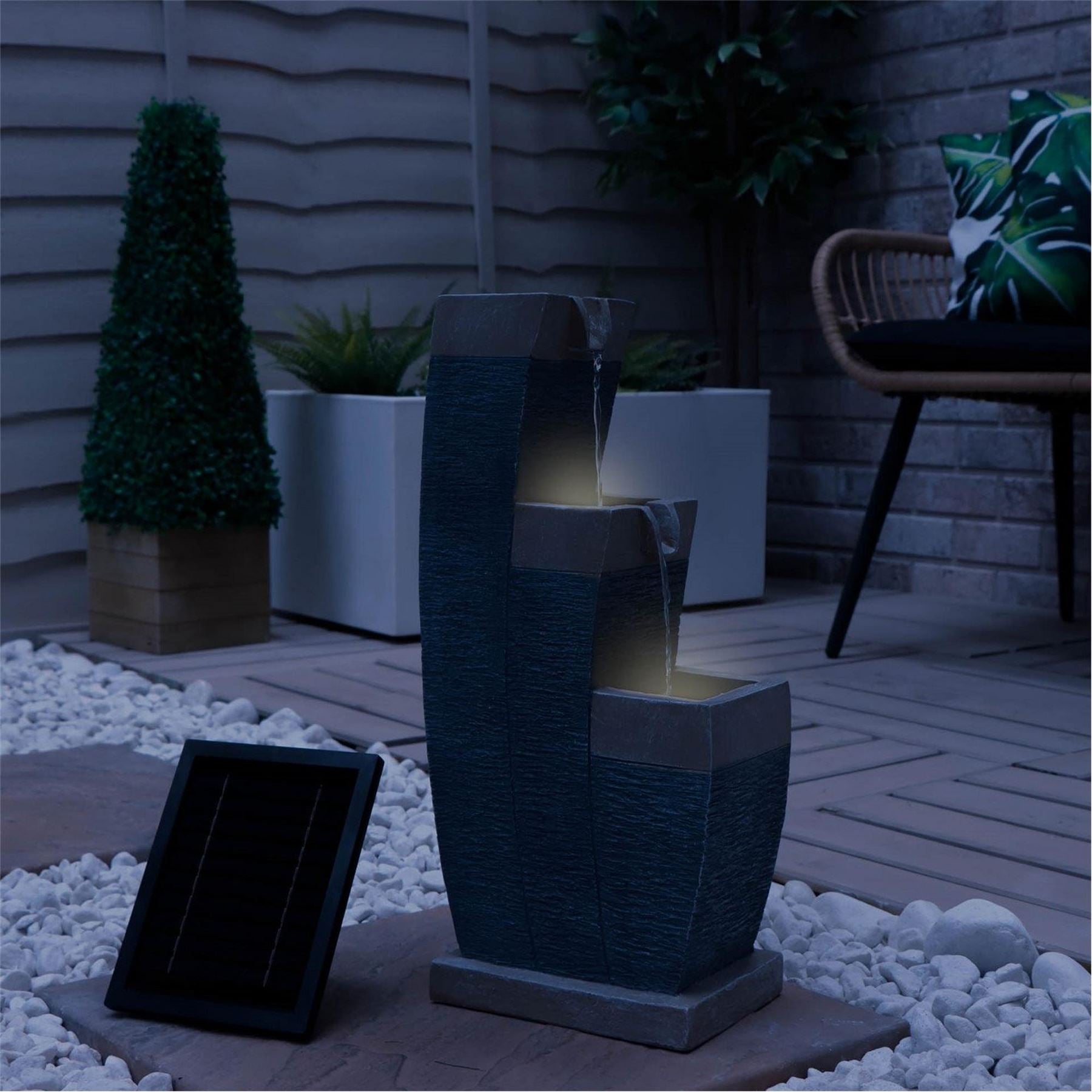 Streetwize Water Feature With Battery Backup   Three Tier Fountain