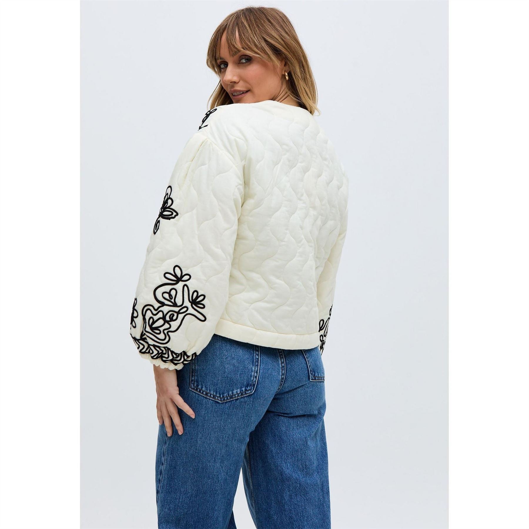 Raffya Quilted All Over Embroidered Jacket In White