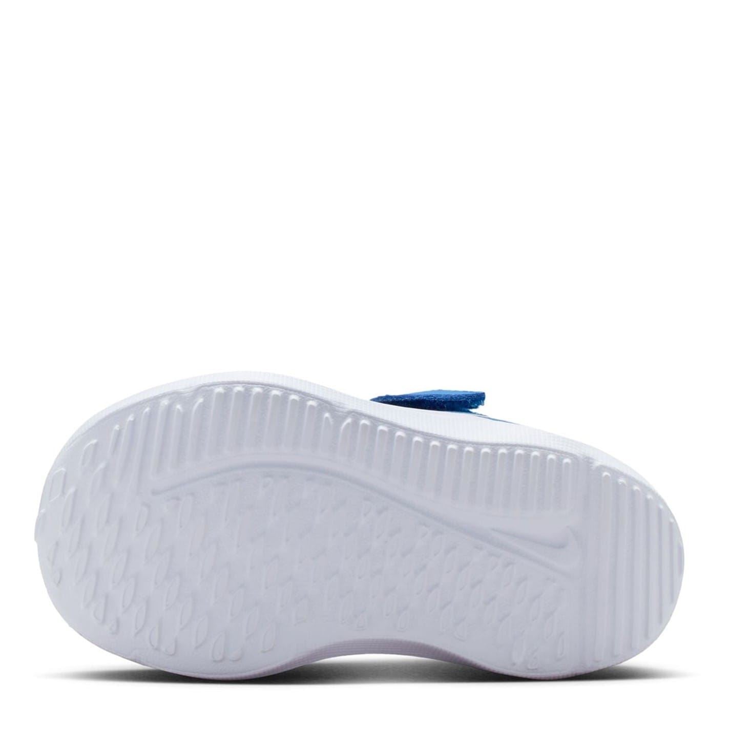 Nike Cosmic Runner Low Top Sneakers with Adjustable Drawstring