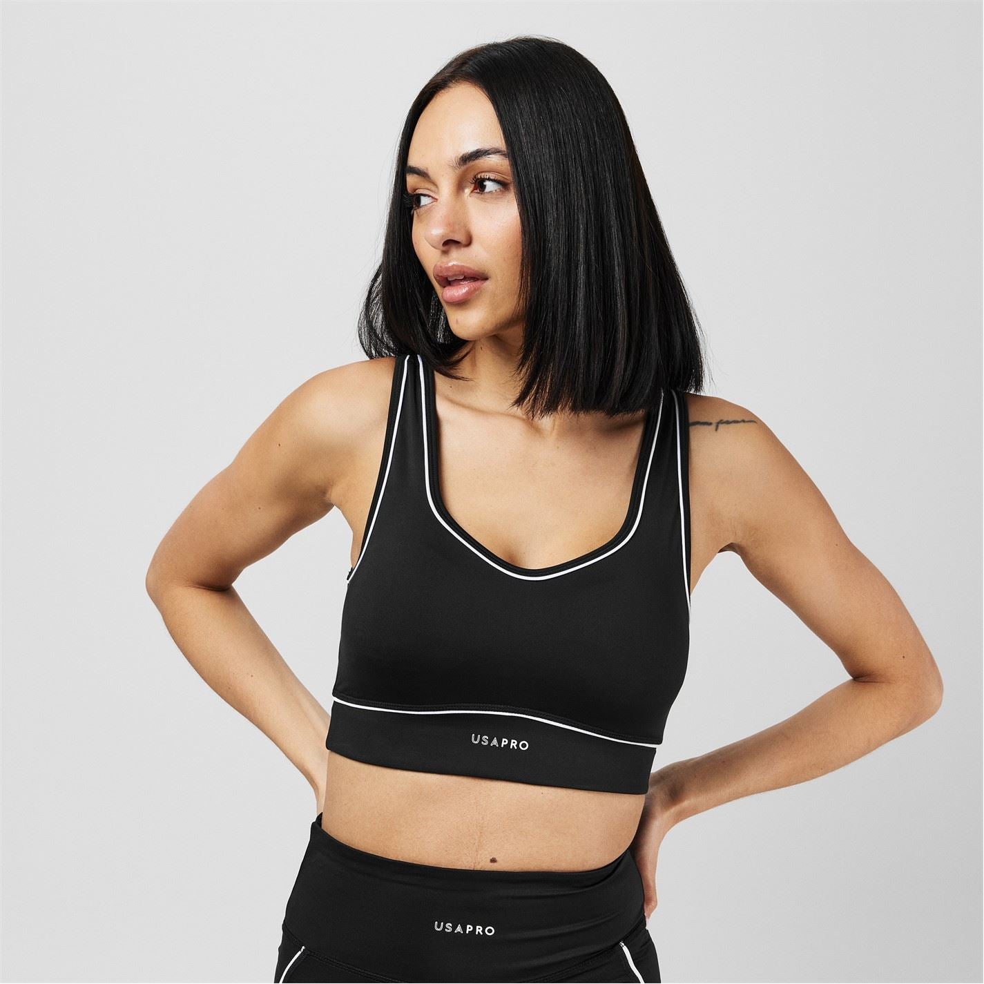 USA Pro Sophie Habboo Piping Cropped Snug Fit Bra