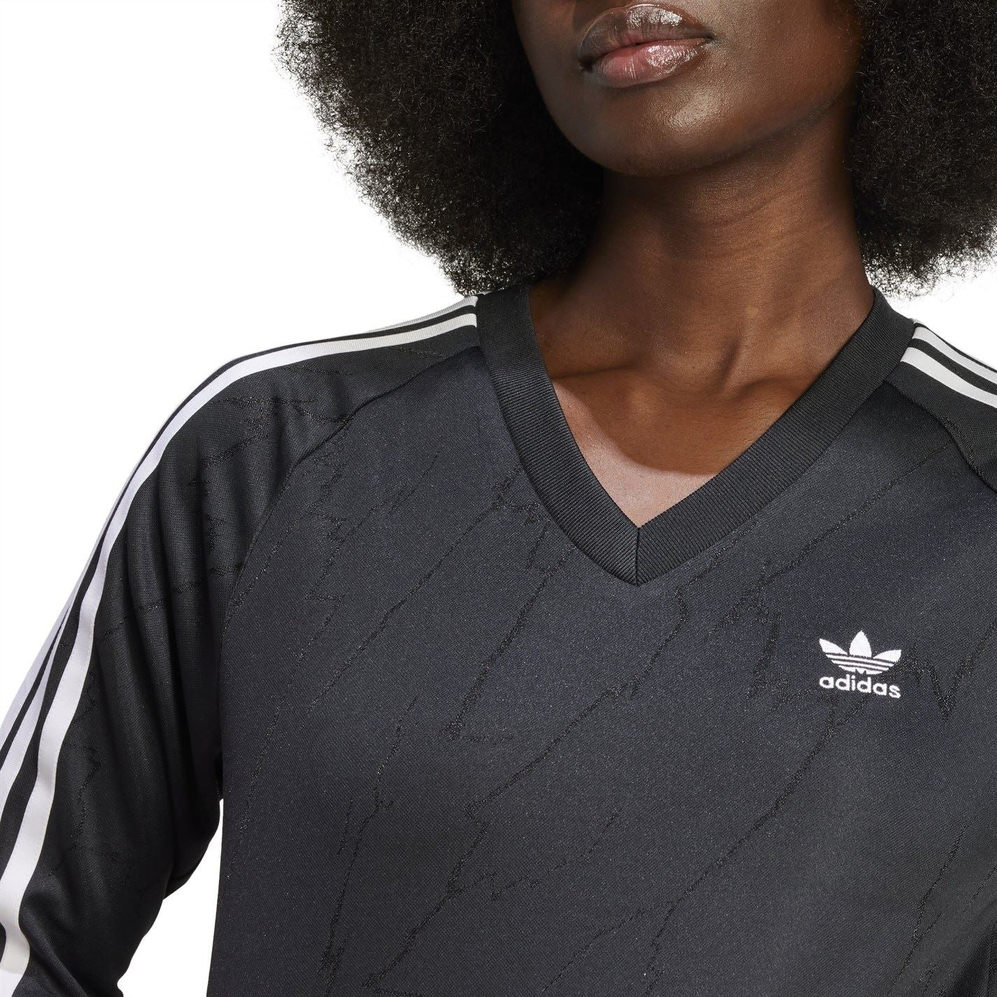adidas Originals Regular Fit V-Neck Raglan Sleeve Cropped T-Shirt