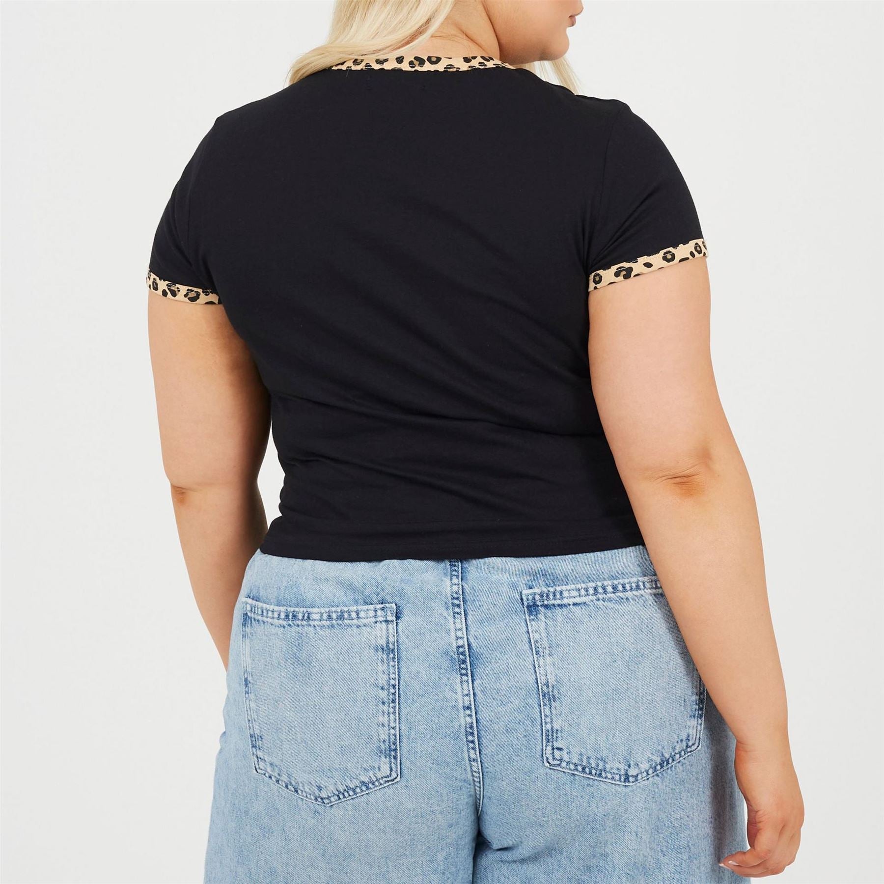 Brave Soul Plus Size Short Sleeve T Shit With Leopard Print Neck And Sleeve Rib